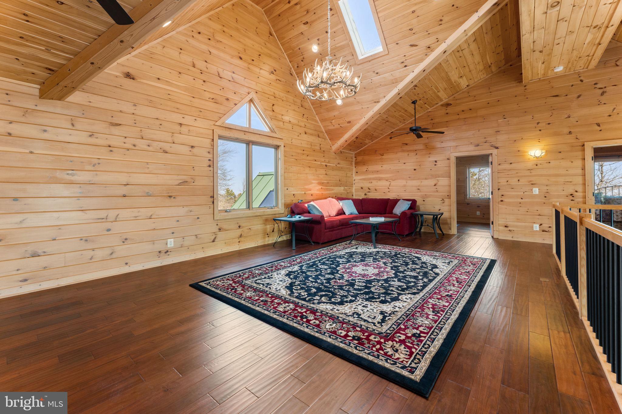 1581 GREAT MOUNTAIN LANE