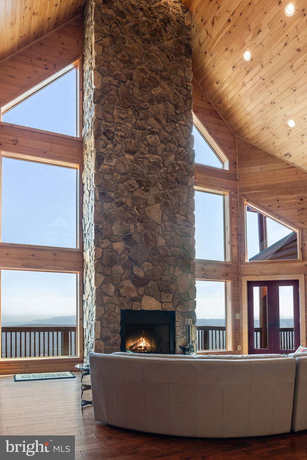 1581 GREAT MOUNTAIN LANE