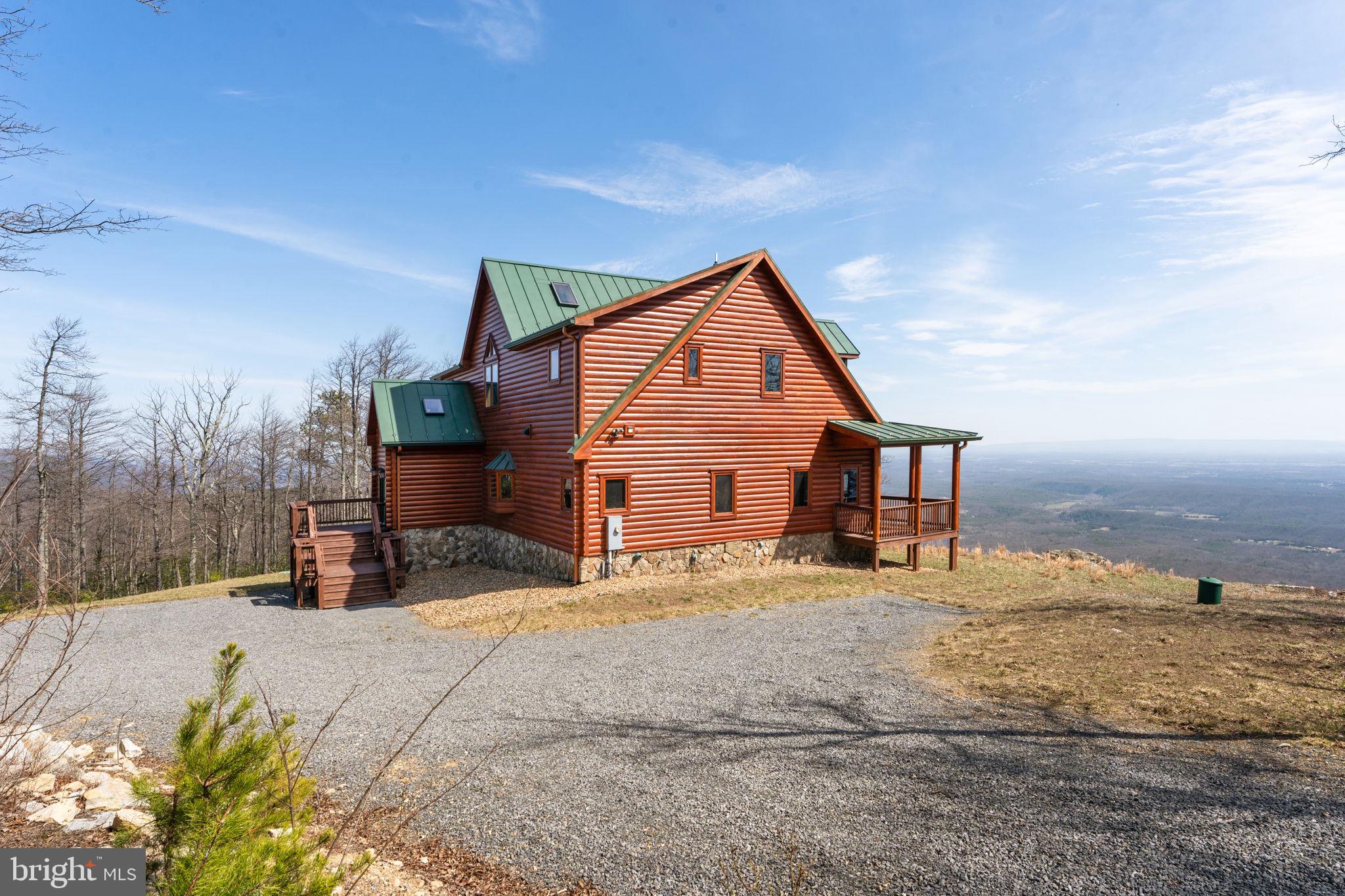 1581 GREAT MOUNTAIN LANE