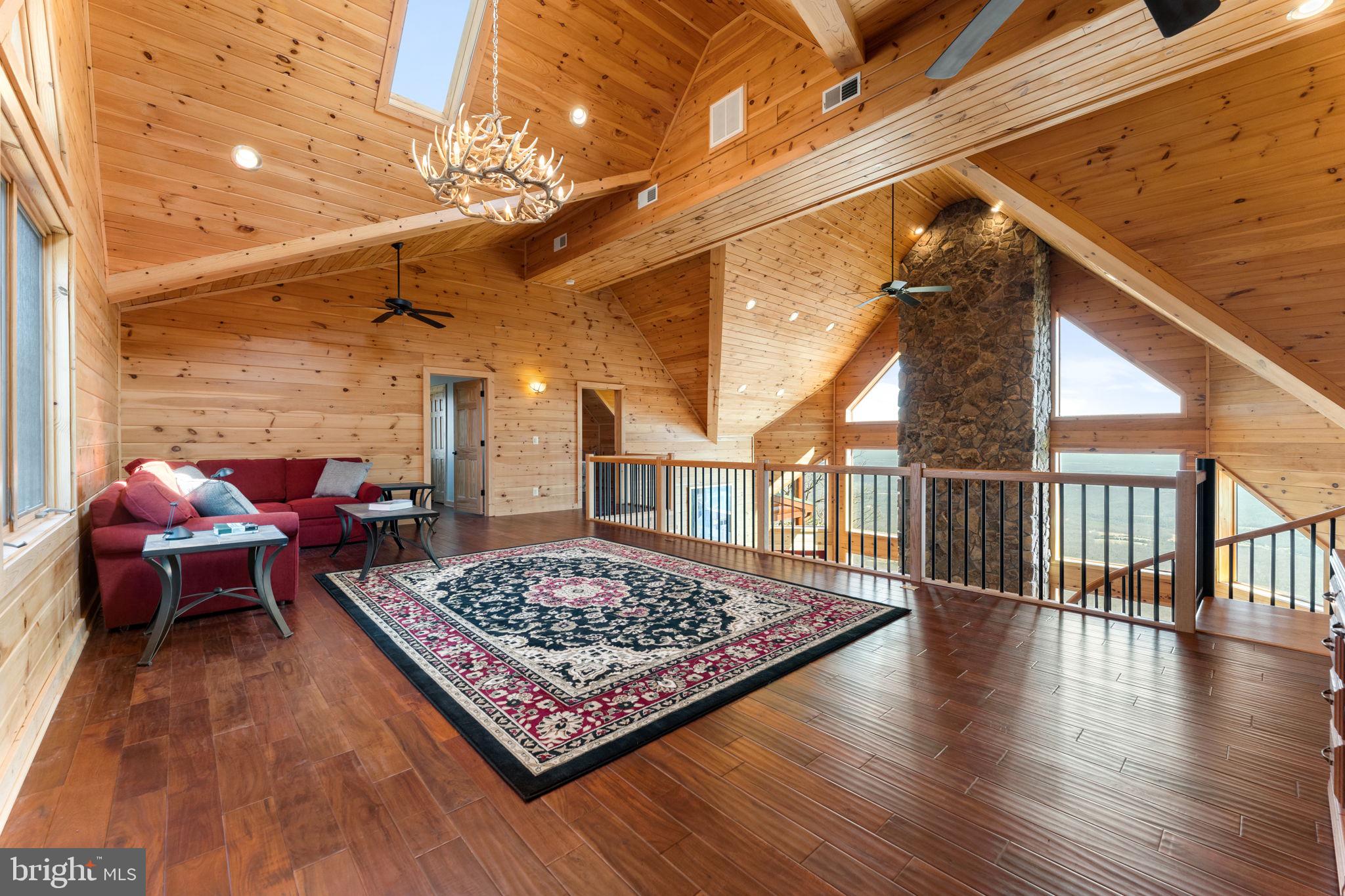 1581 GREAT MOUNTAIN LANE