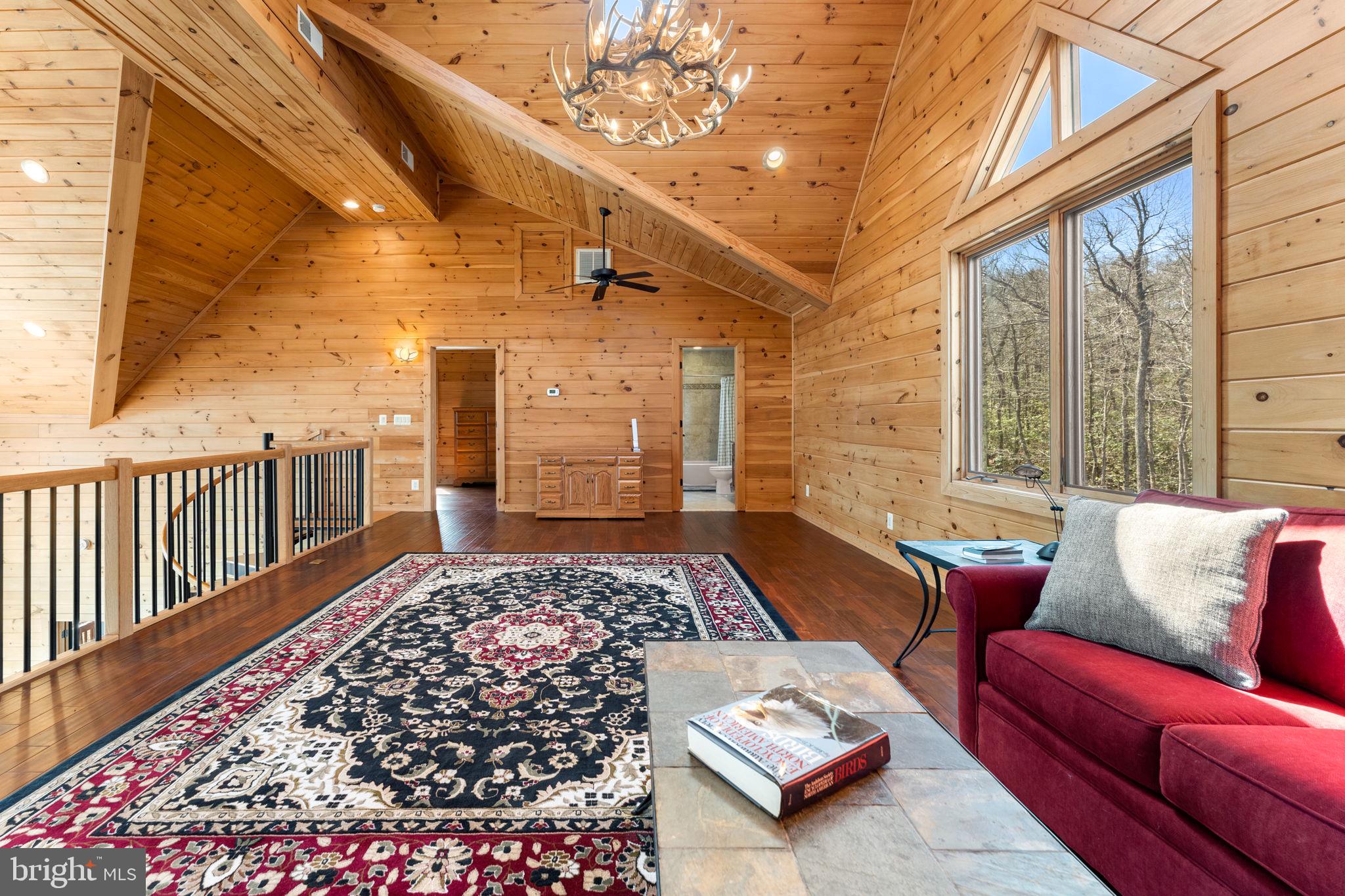 1581 GREAT MOUNTAIN LANE