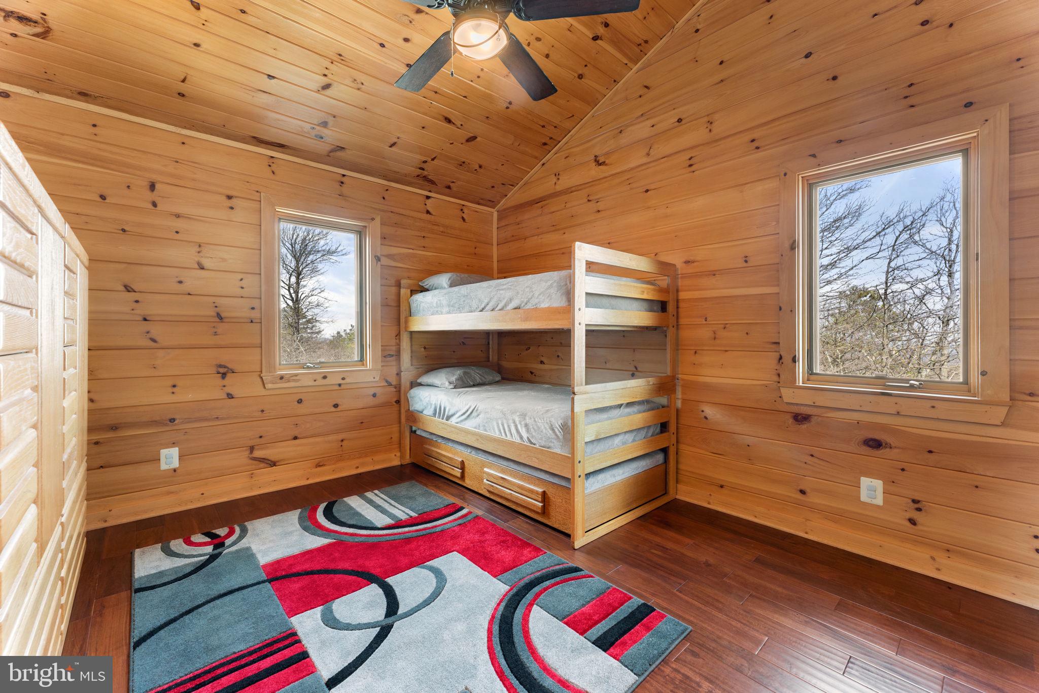 1581 GREAT MOUNTAIN LANE