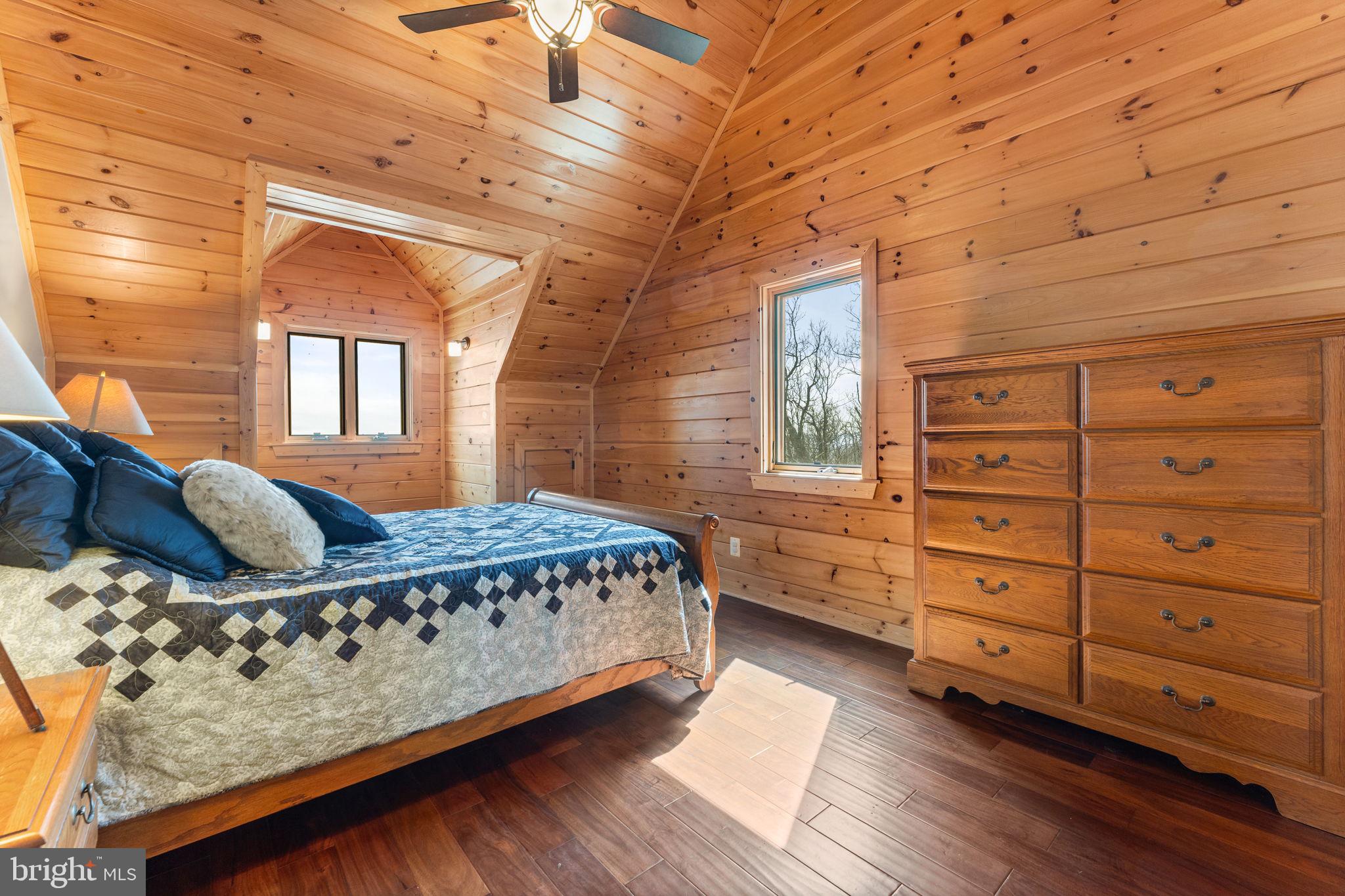 1581 GREAT MOUNTAIN LANE