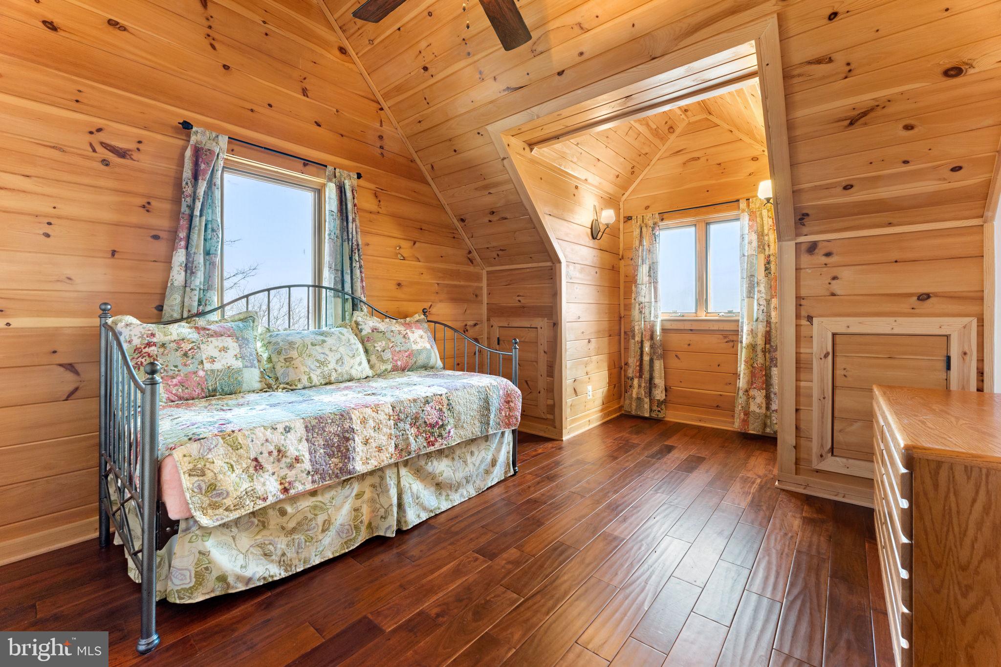 1581 GREAT MOUNTAIN LANE