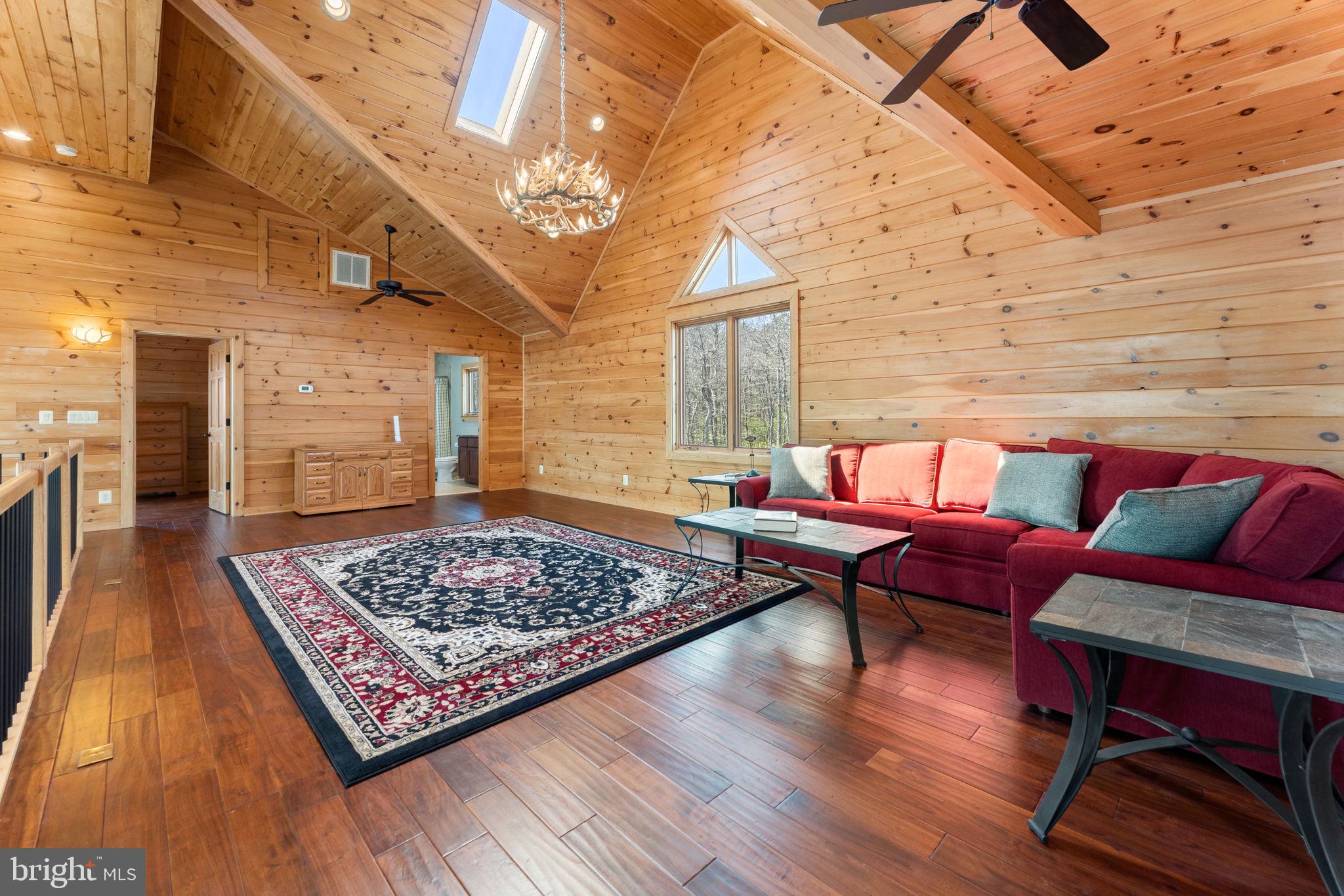 1581 GREAT MOUNTAIN LANE