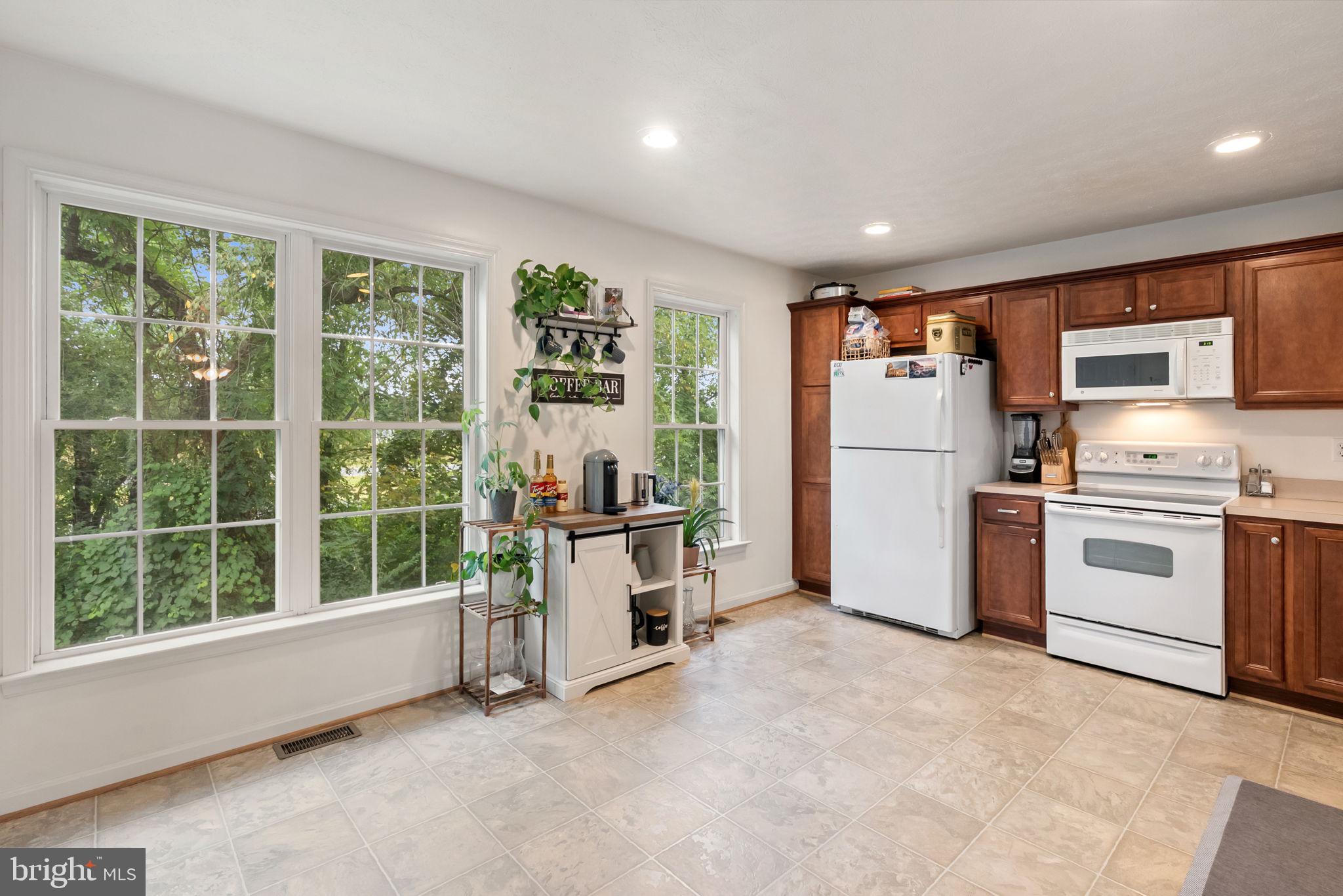 5088 COMER DRIVE