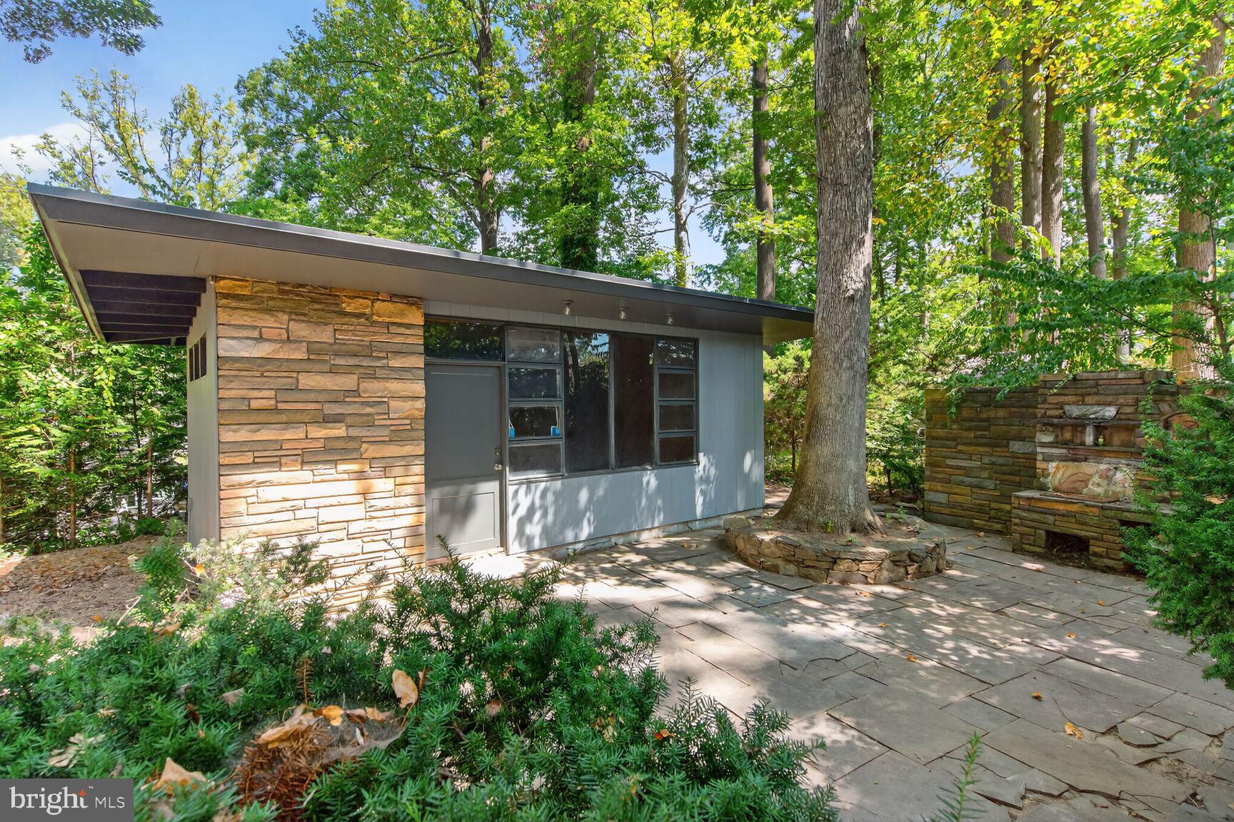 7141 OAK RIDGE ROAD