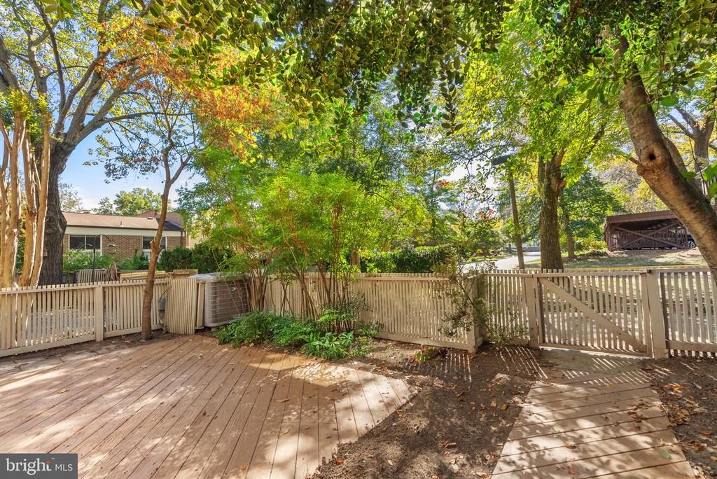 11430 LINKS DRIVE