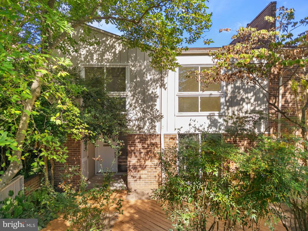 11430 LINKS DRIVE