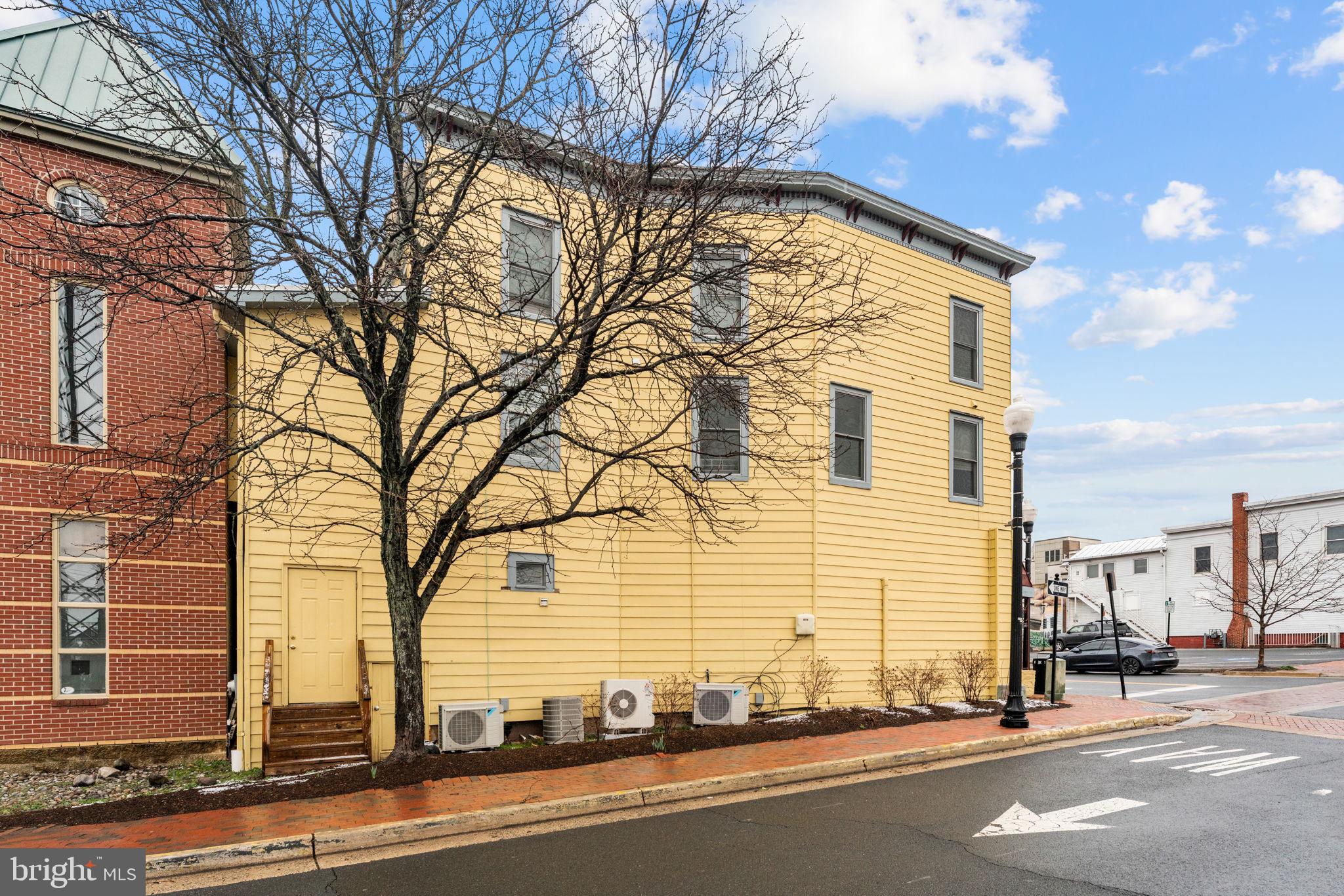 773 & 775 STATION STREET