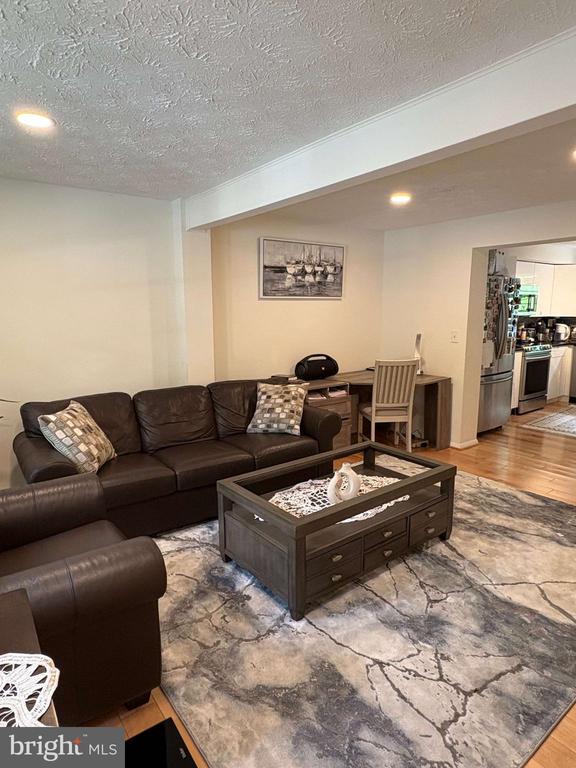 2115 PRESTON SQUARE COURT