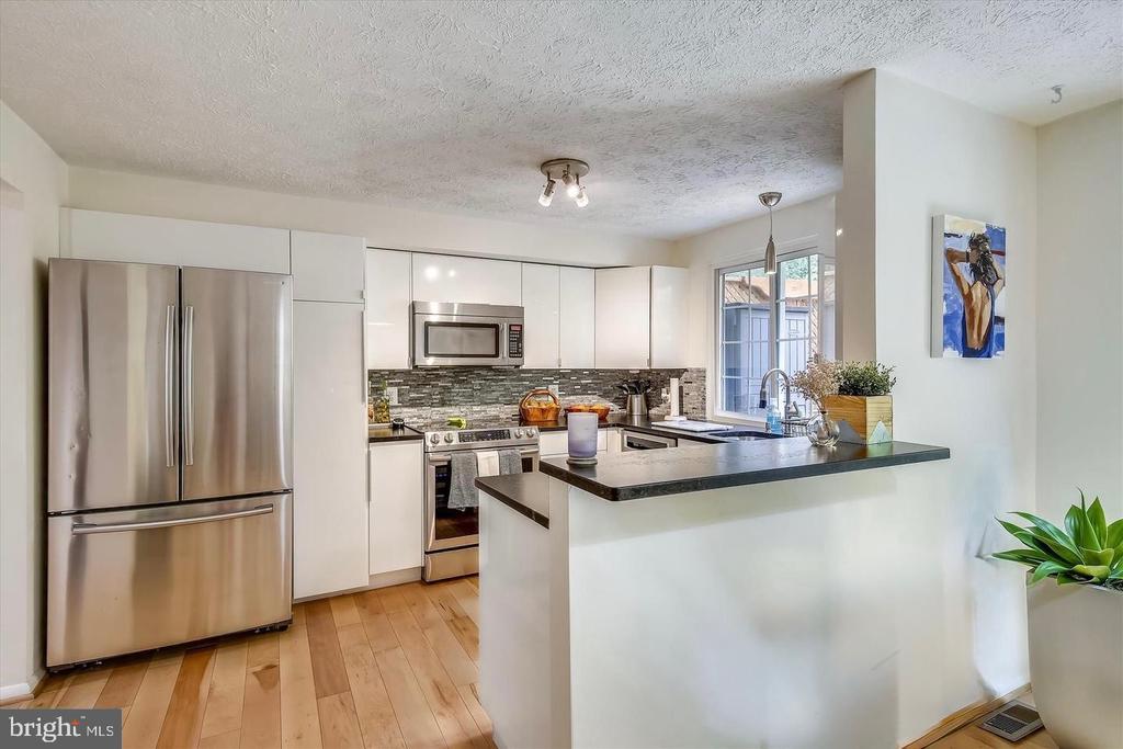 2115 PRESTON SQUARE COURT