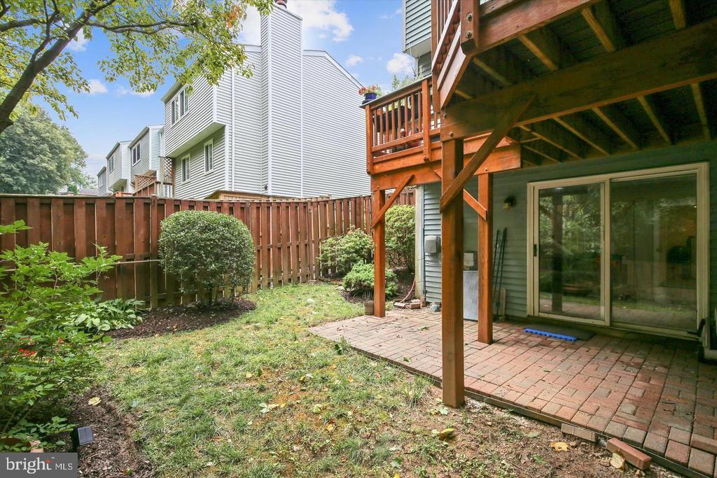 2115 PRESTON SQUARE COURT