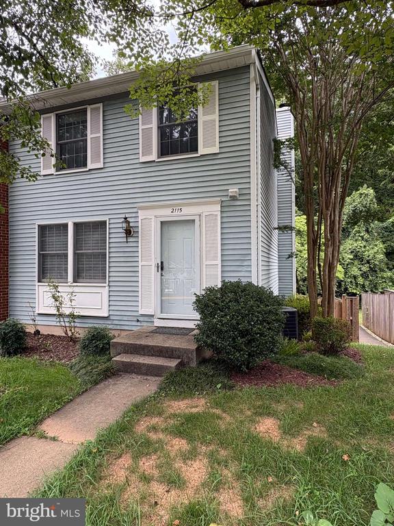2115 PRESTON SQUARE COURT