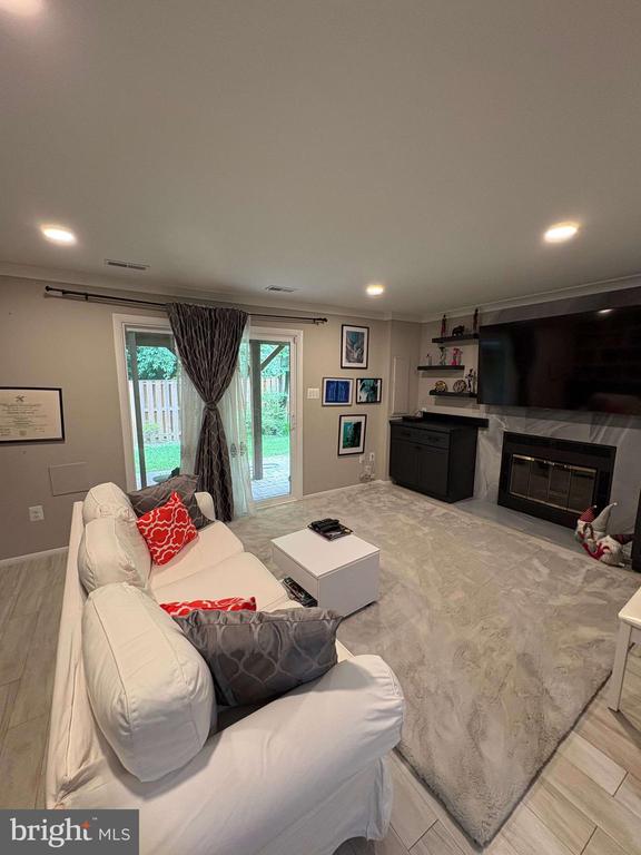 2115 PRESTON SQUARE COURT