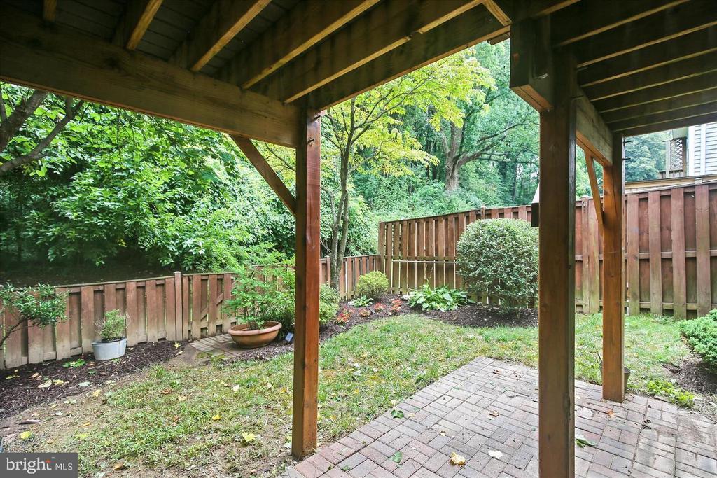 2115 PRESTON SQUARE COURT