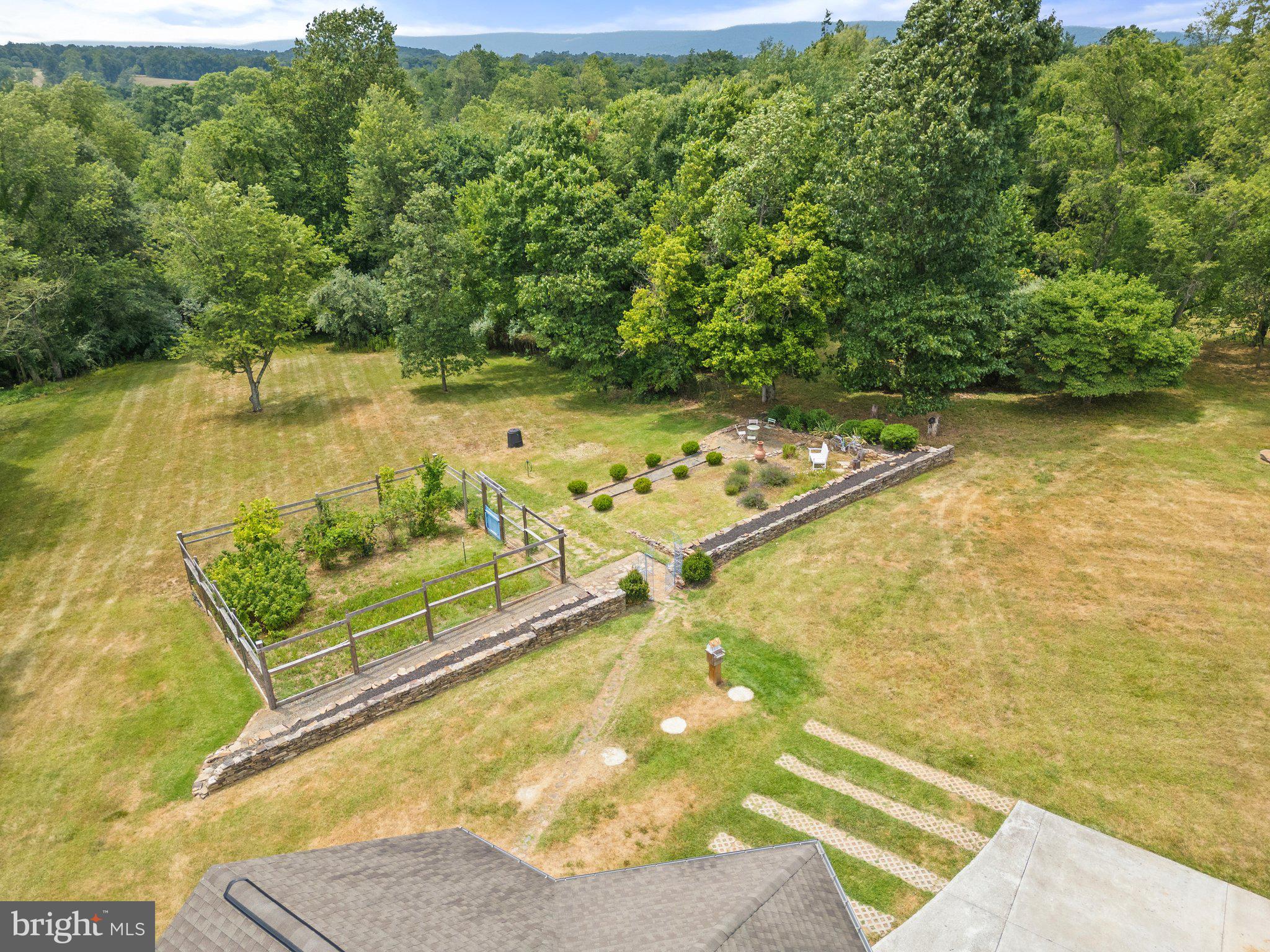 36715 SNICKERSVILLE TURNPIKE