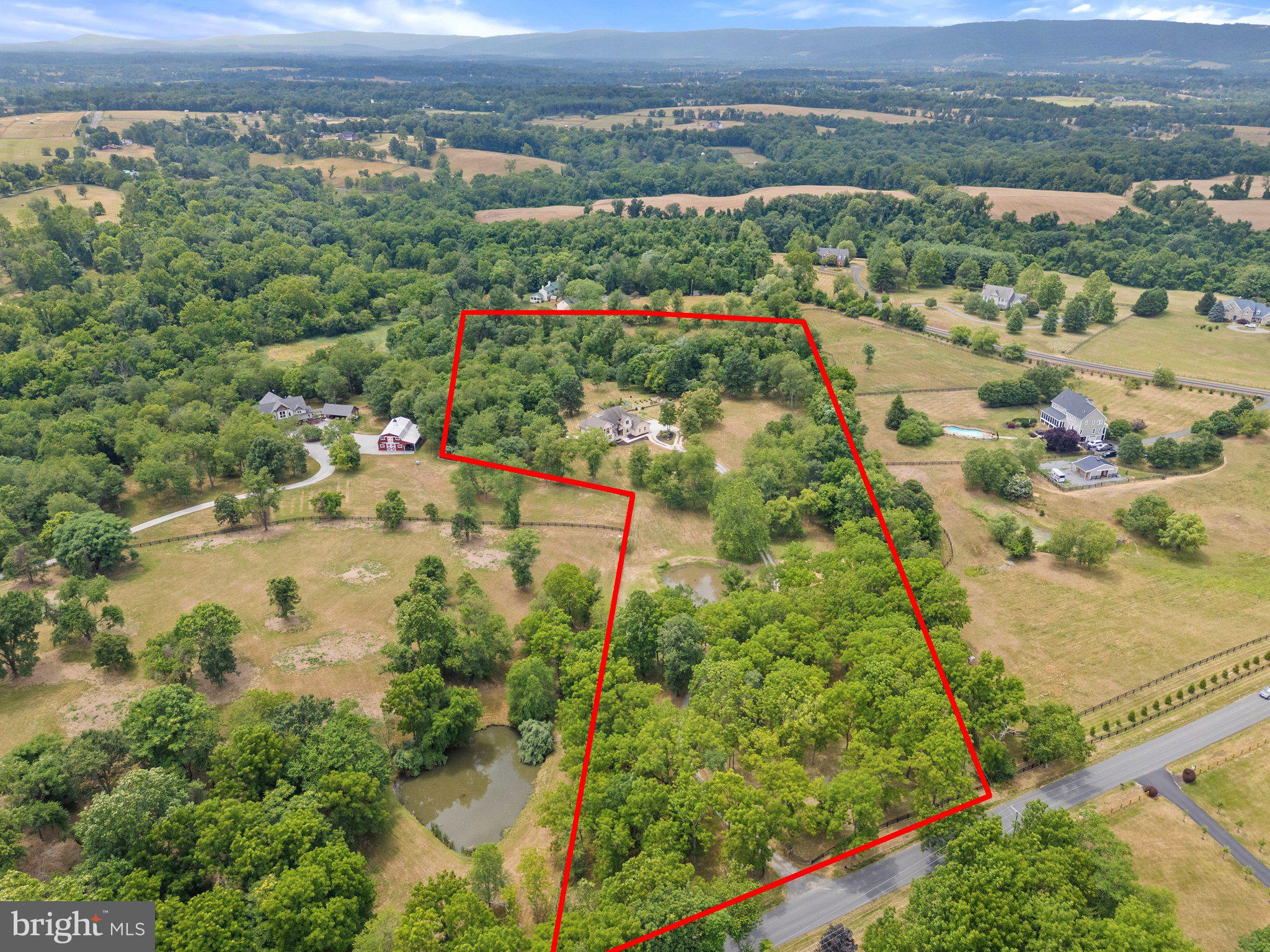 36715 SNICKERSVILLE TURNPIKE