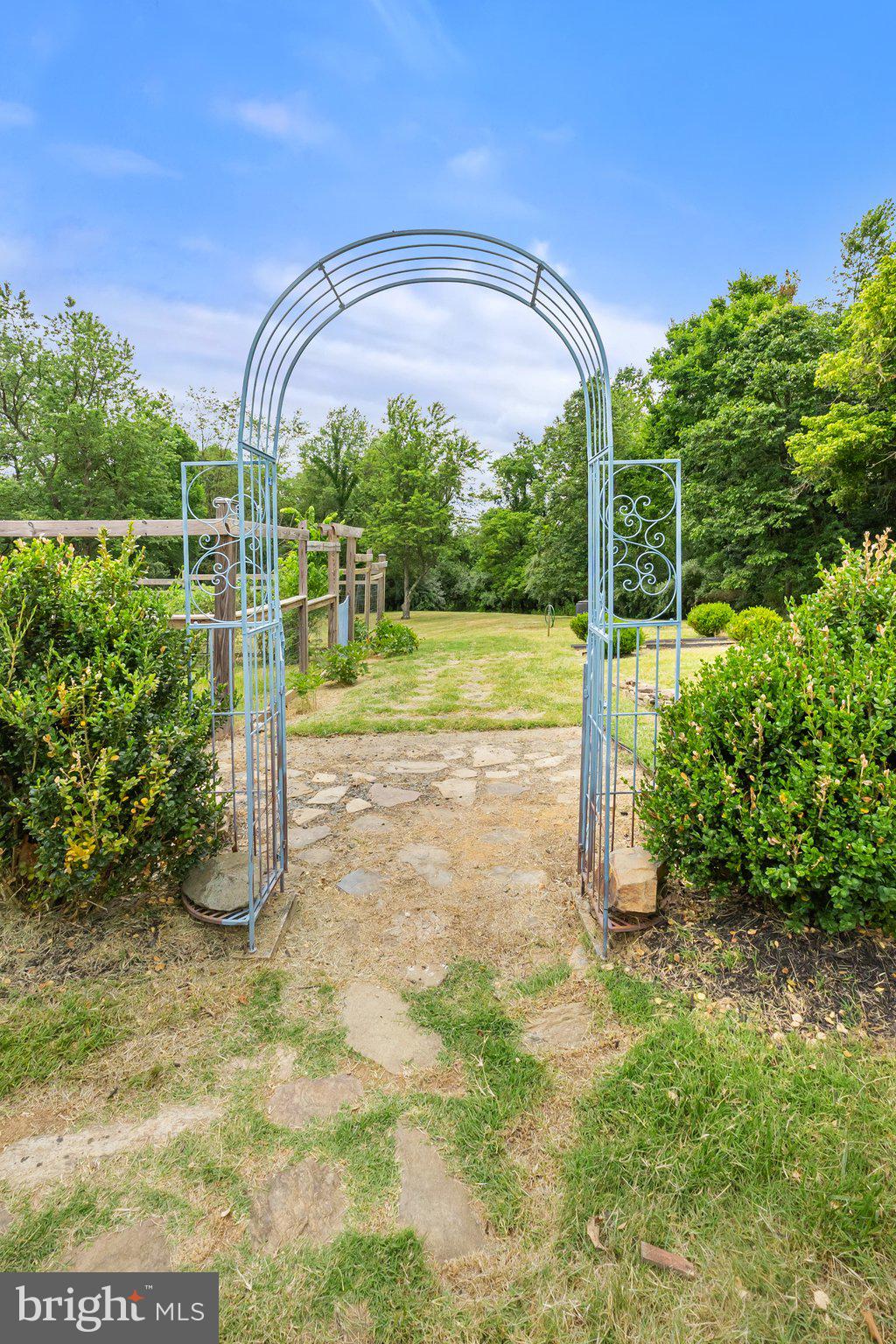 36715 SNICKERSVILLE TURNPIKE