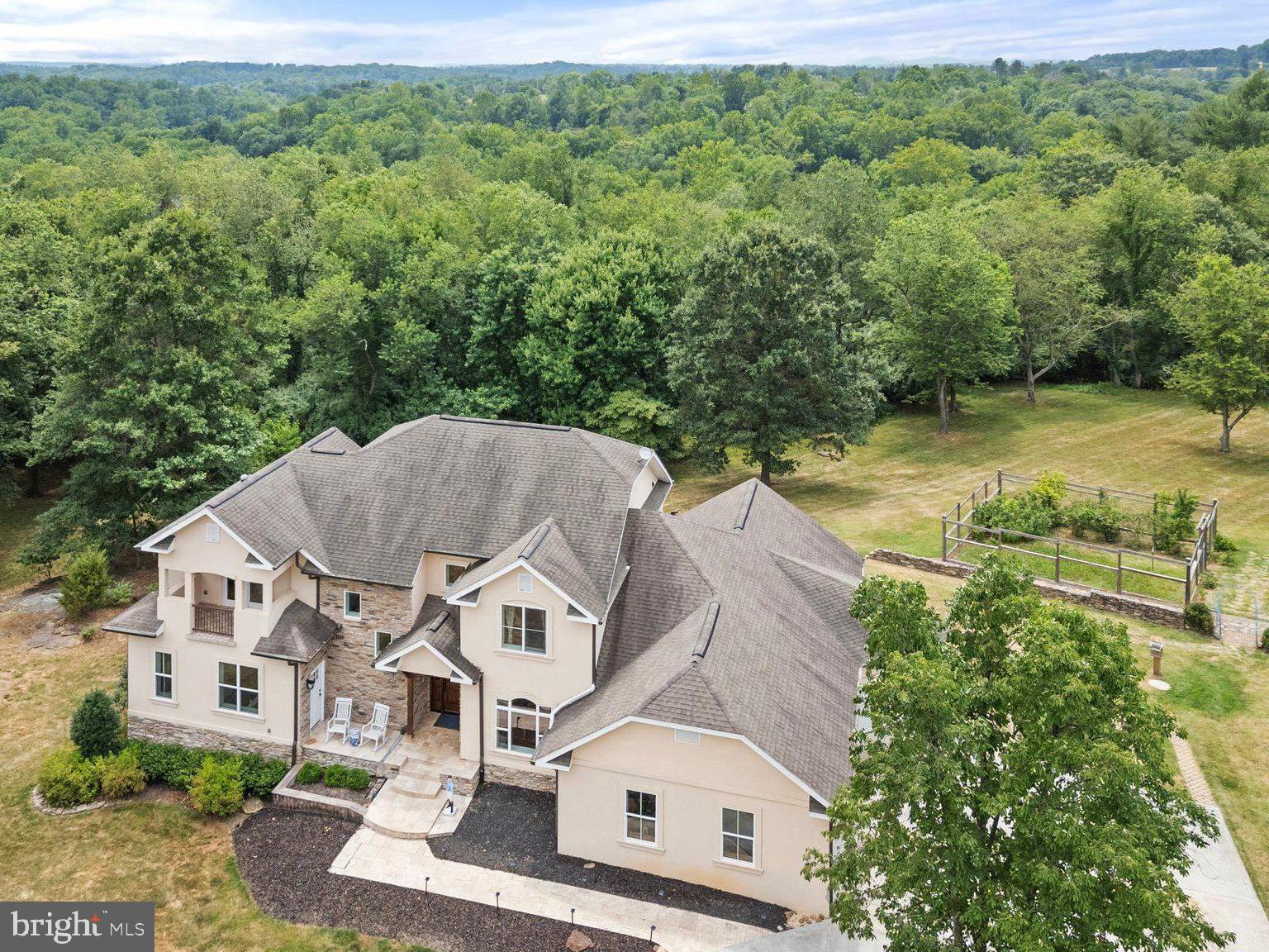 36715 SNICKERSVILLE TURNPIKE