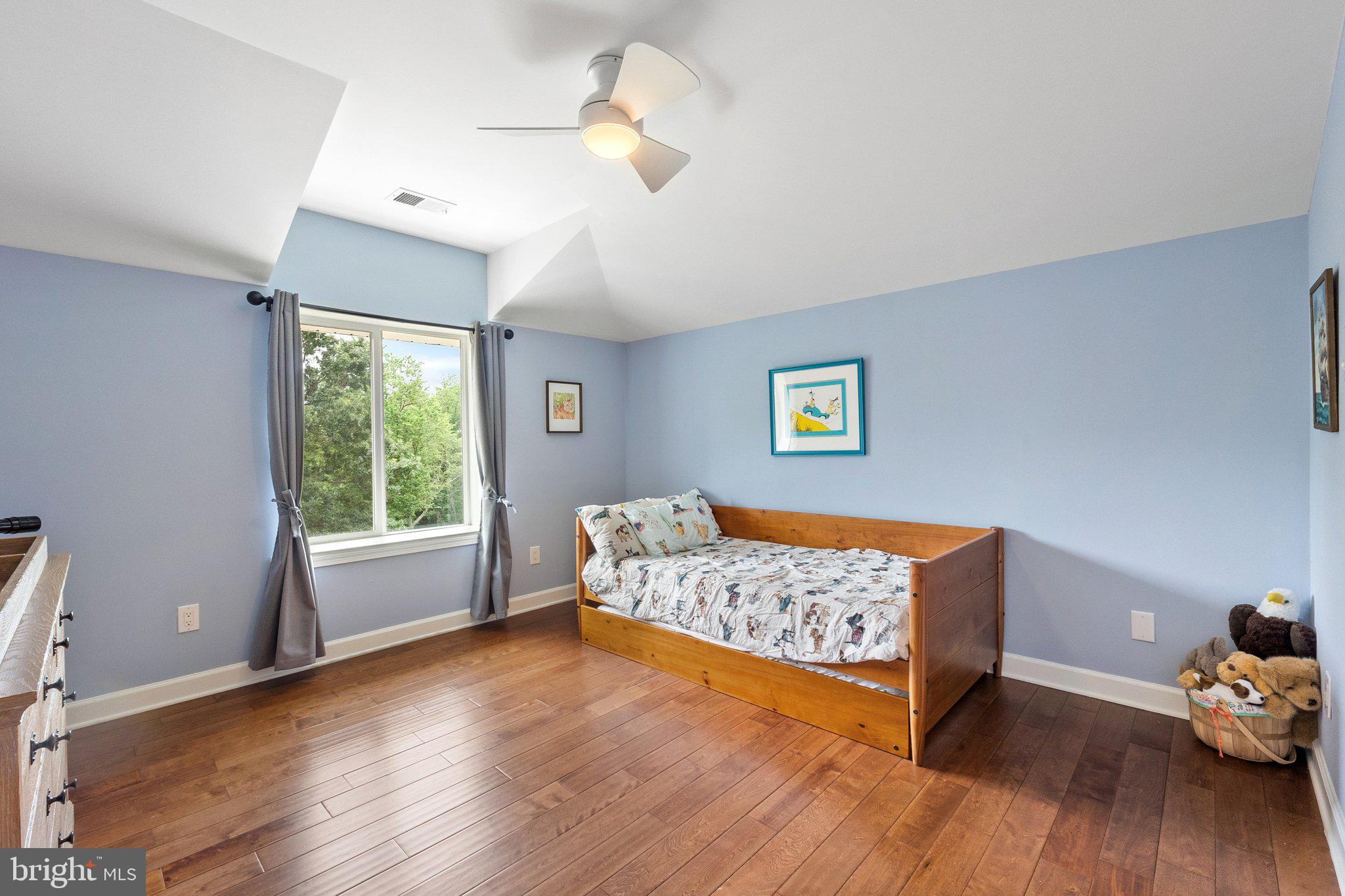 36715 SNICKERSVILLE TURNPIKE