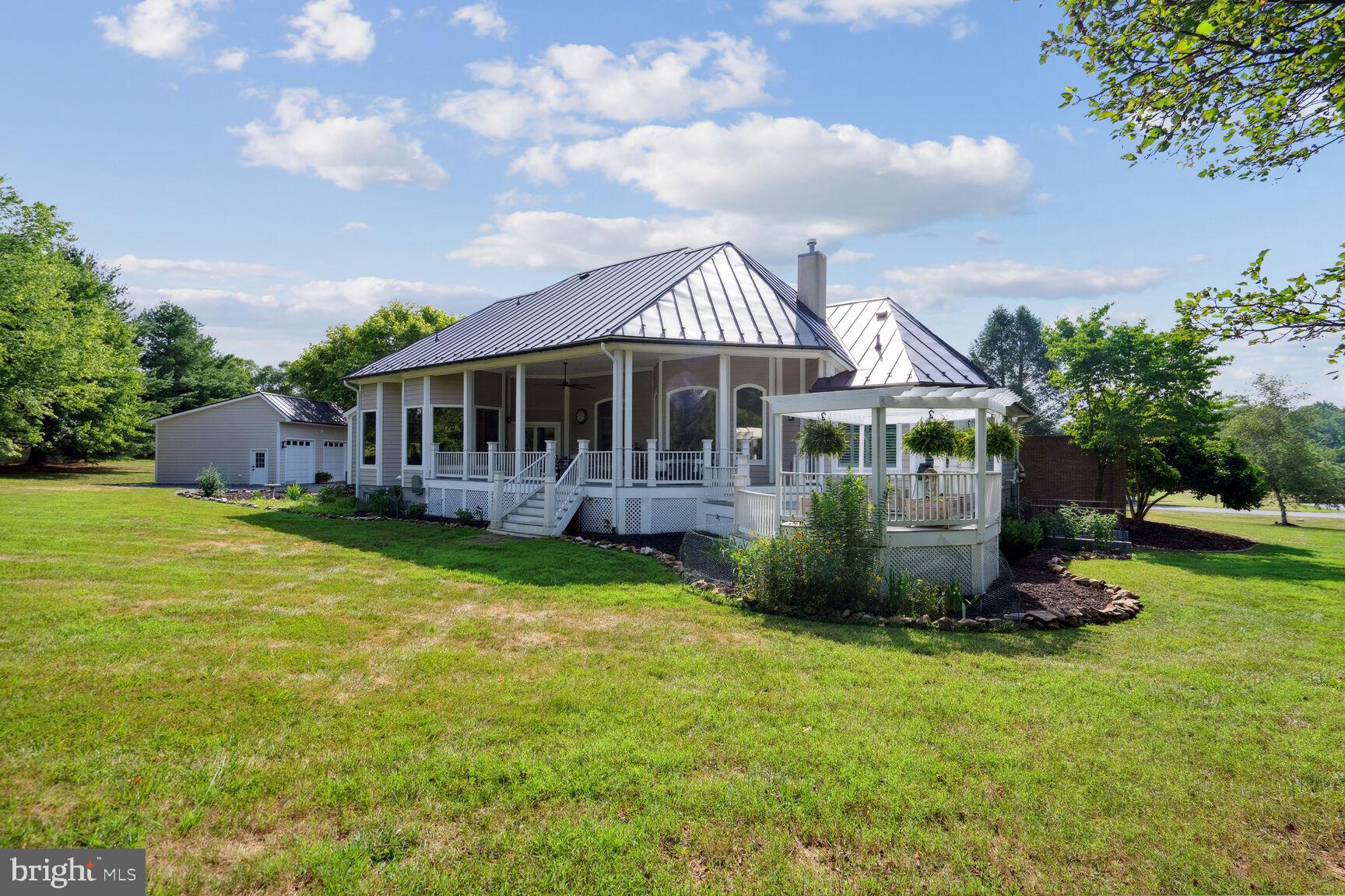 17811 STONELEIGH DRIVE