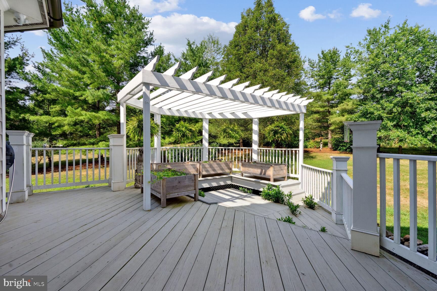 17811 STONELEIGH DRIVE