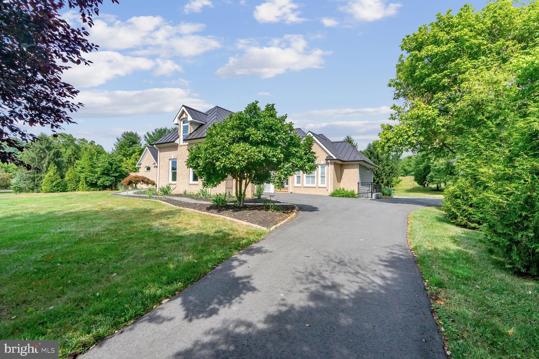 17811 STONELEIGH DRIVE