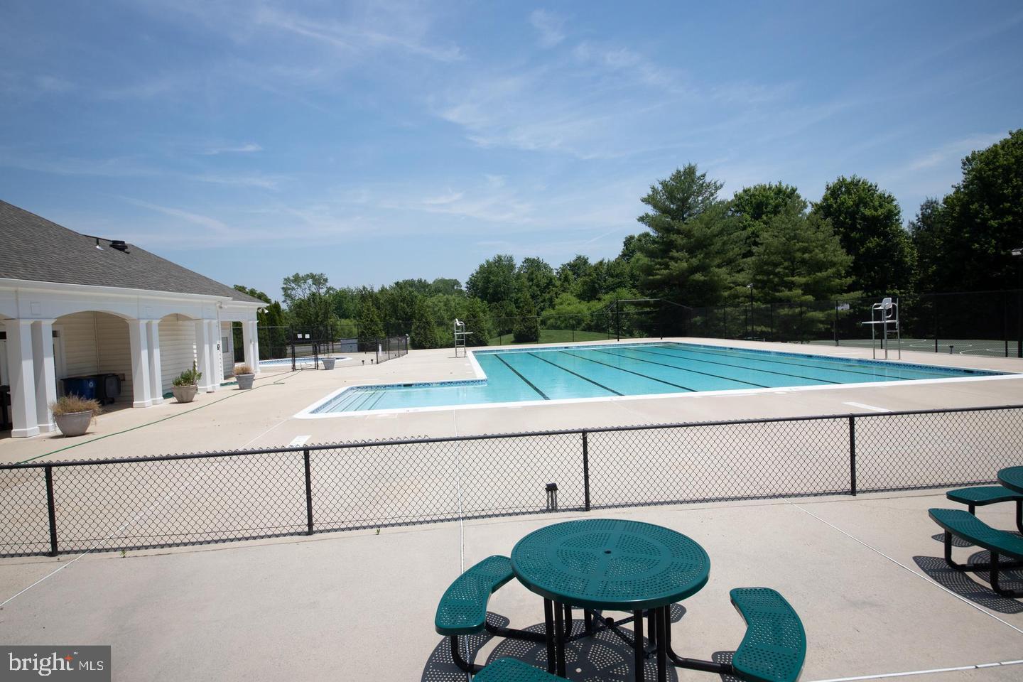 108 HAMPSHIRE SQUARE SW