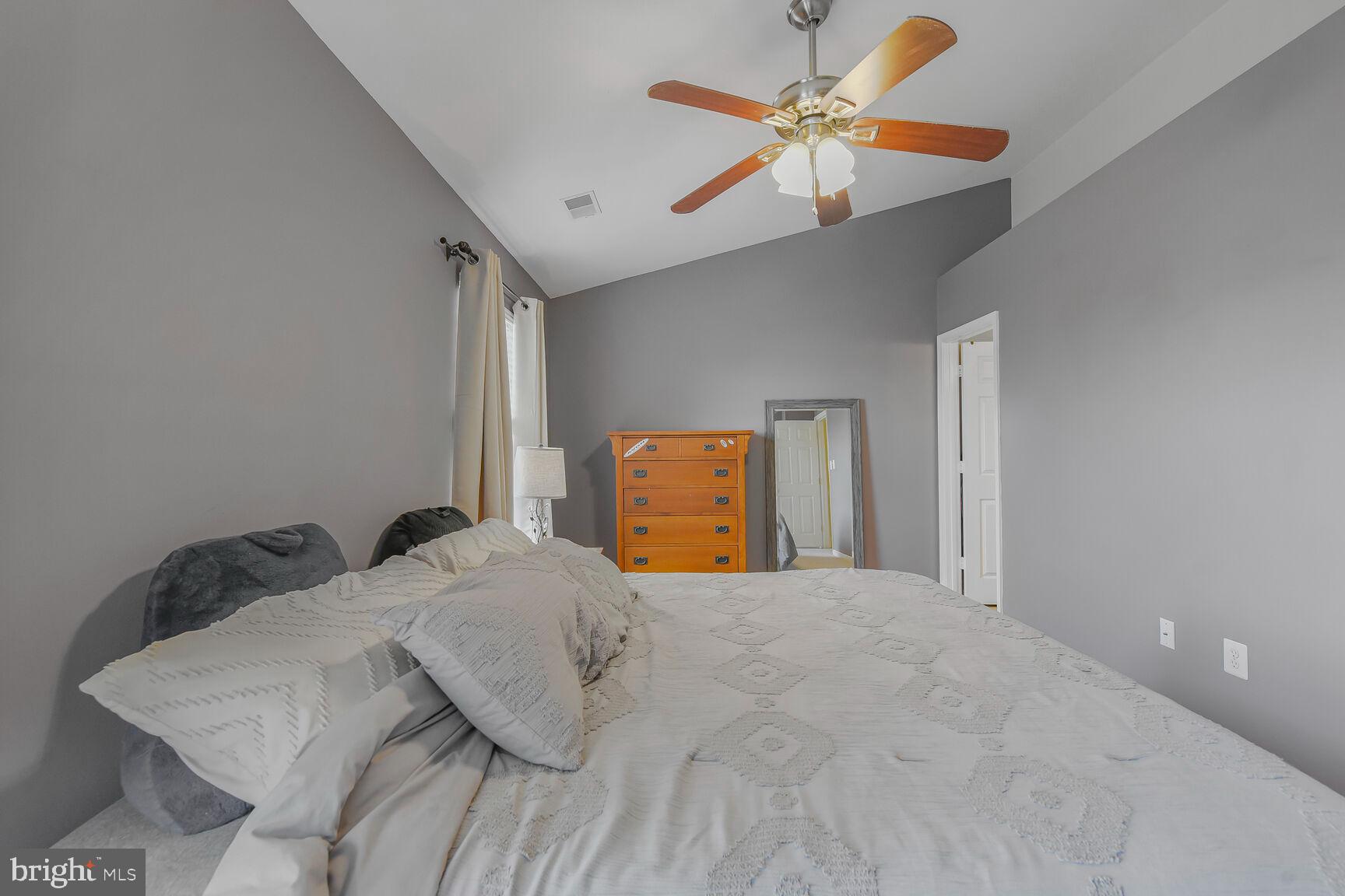 108 HAMPSHIRE SQUARE SW