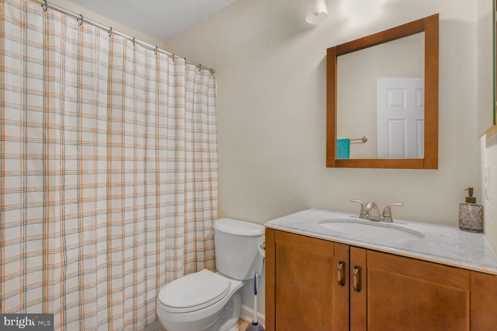 108 HAMPSHIRE SQUARE SW