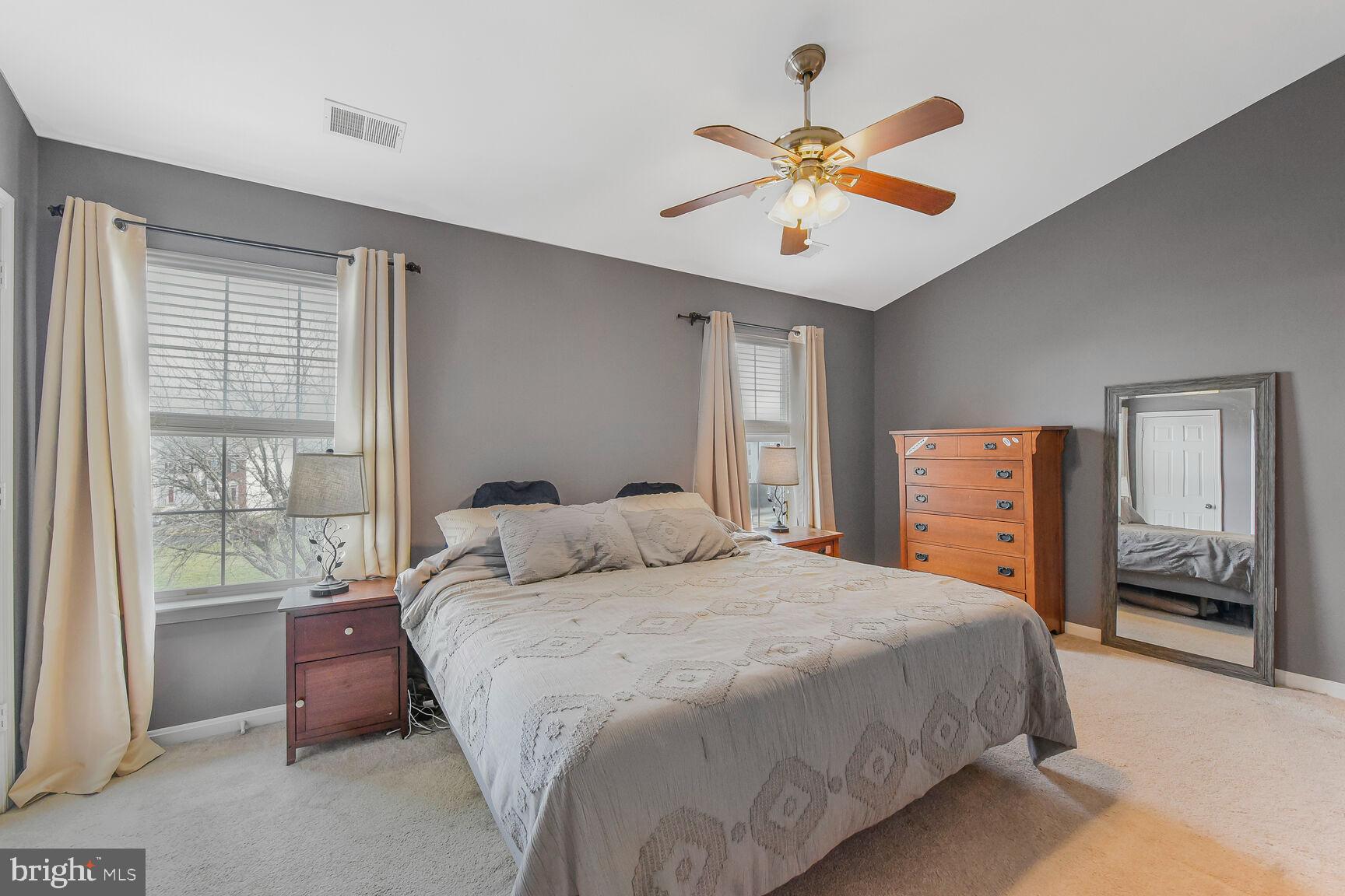 108 HAMPSHIRE SQUARE SW