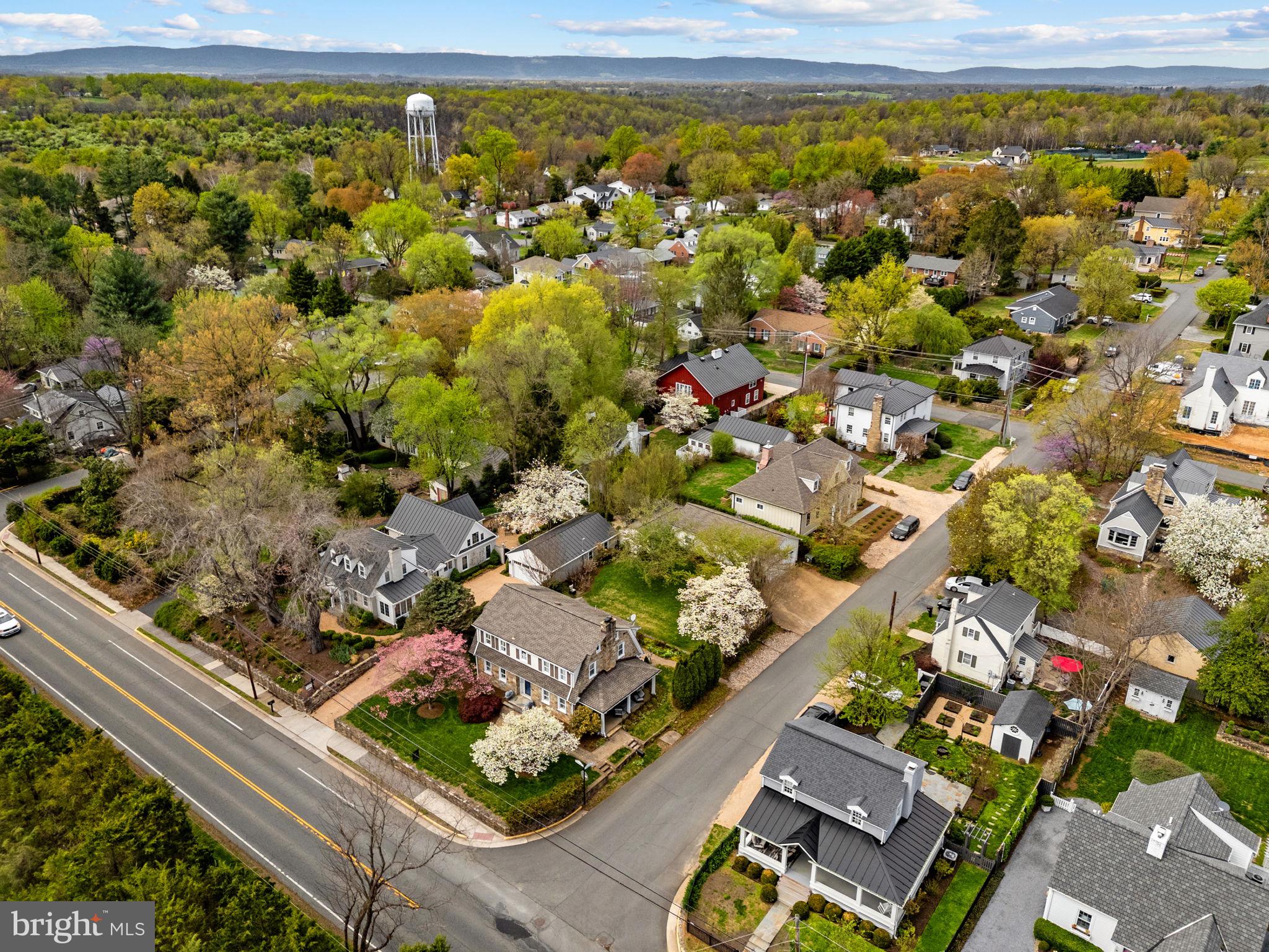 700 W WASHINGTON STREET