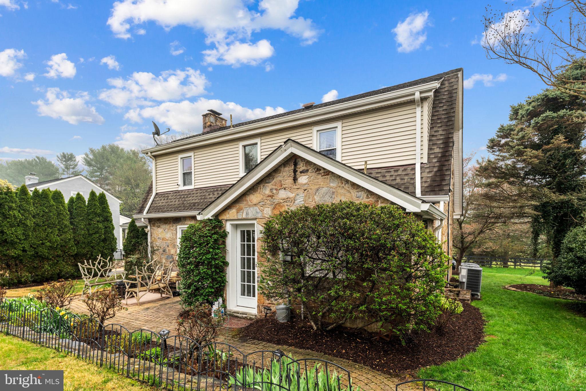 700 W WASHINGTON STREET