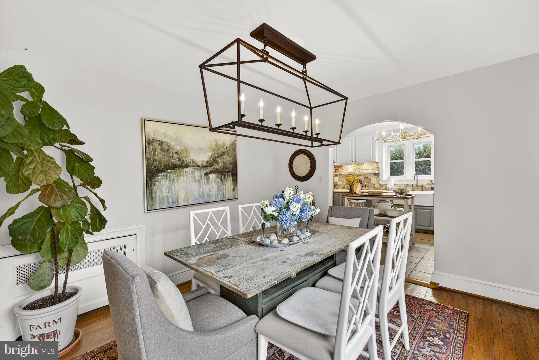 700 W WASHINGTON STREET