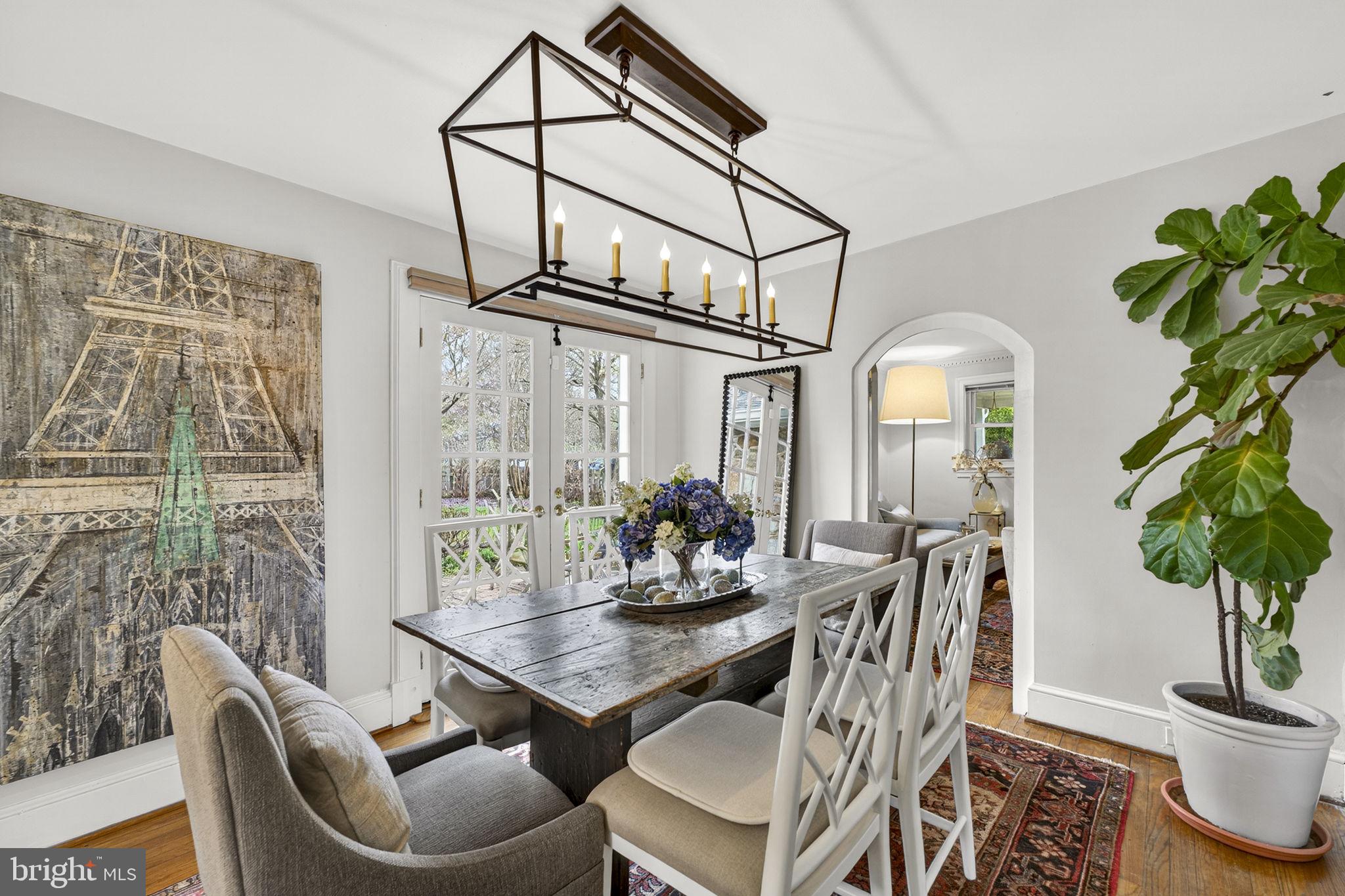 700 W WASHINGTON STREET