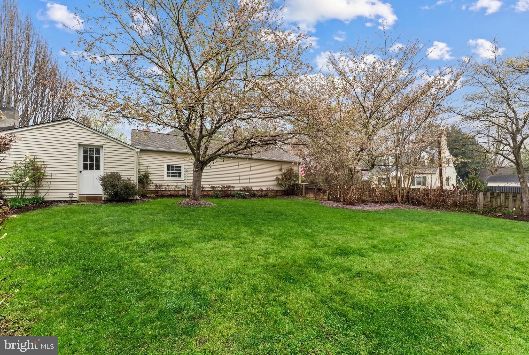 700 W WASHINGTON STREET