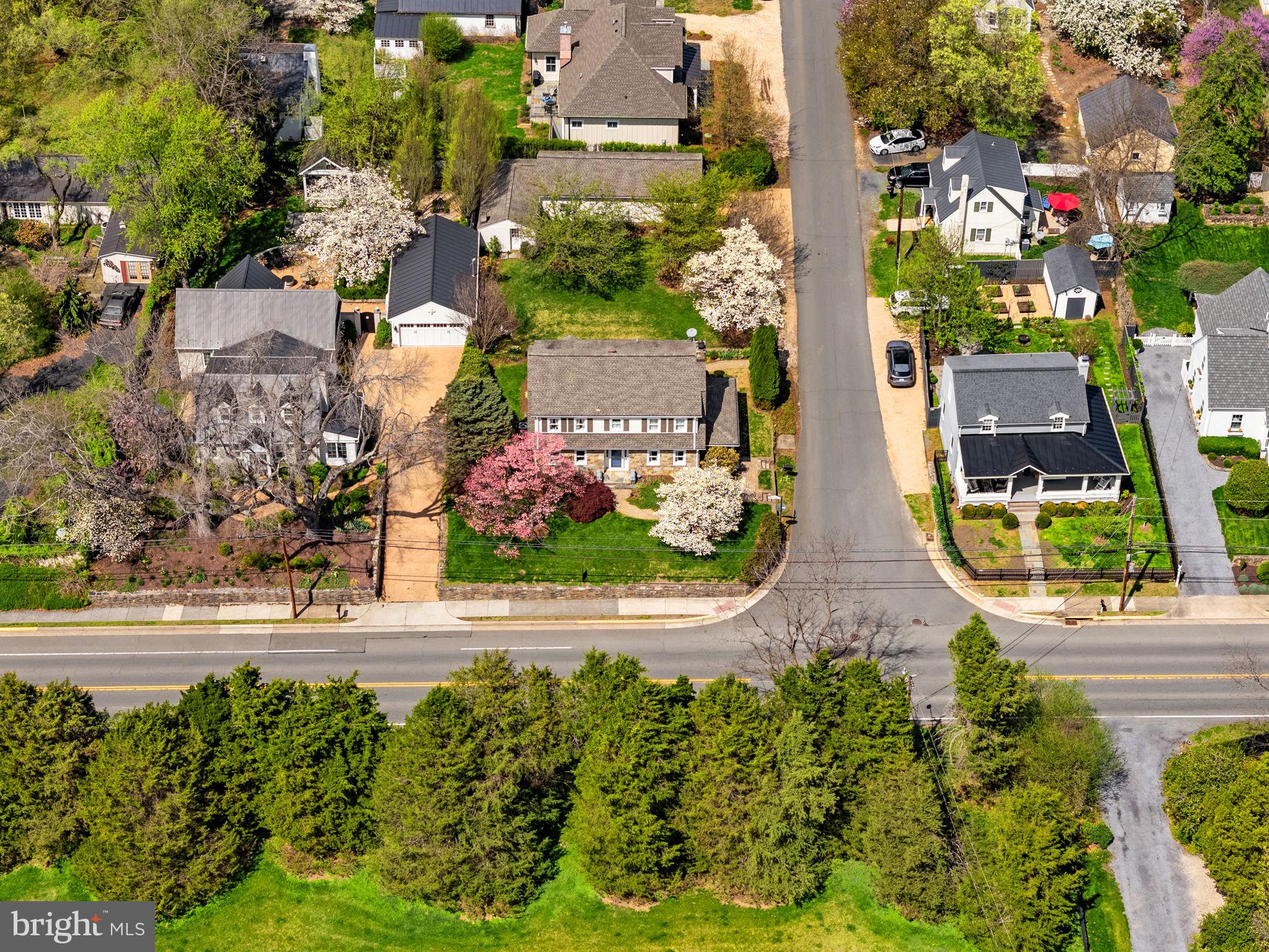 700 W WASHINGTON STREET