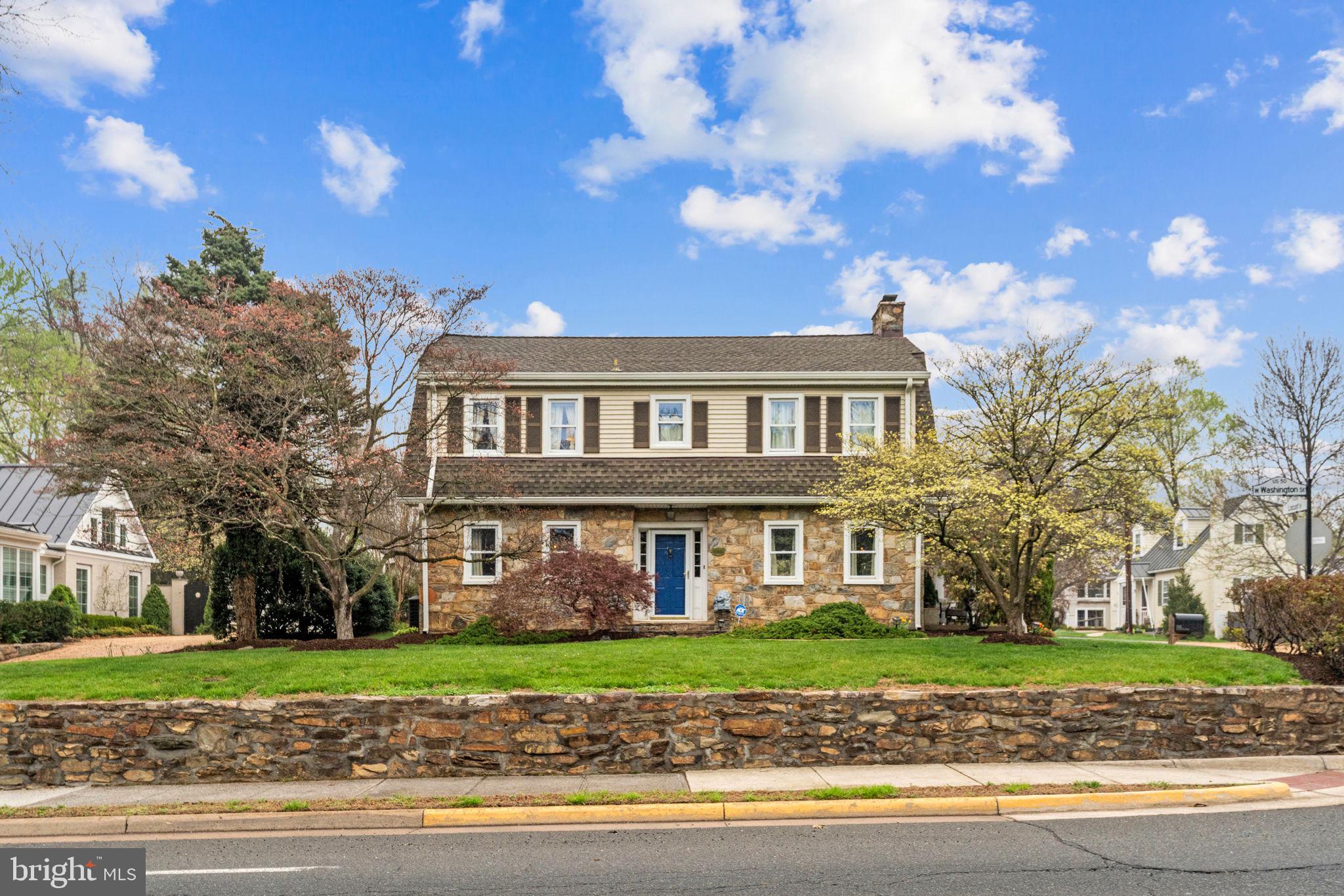 700 W WASHINGTON STREET