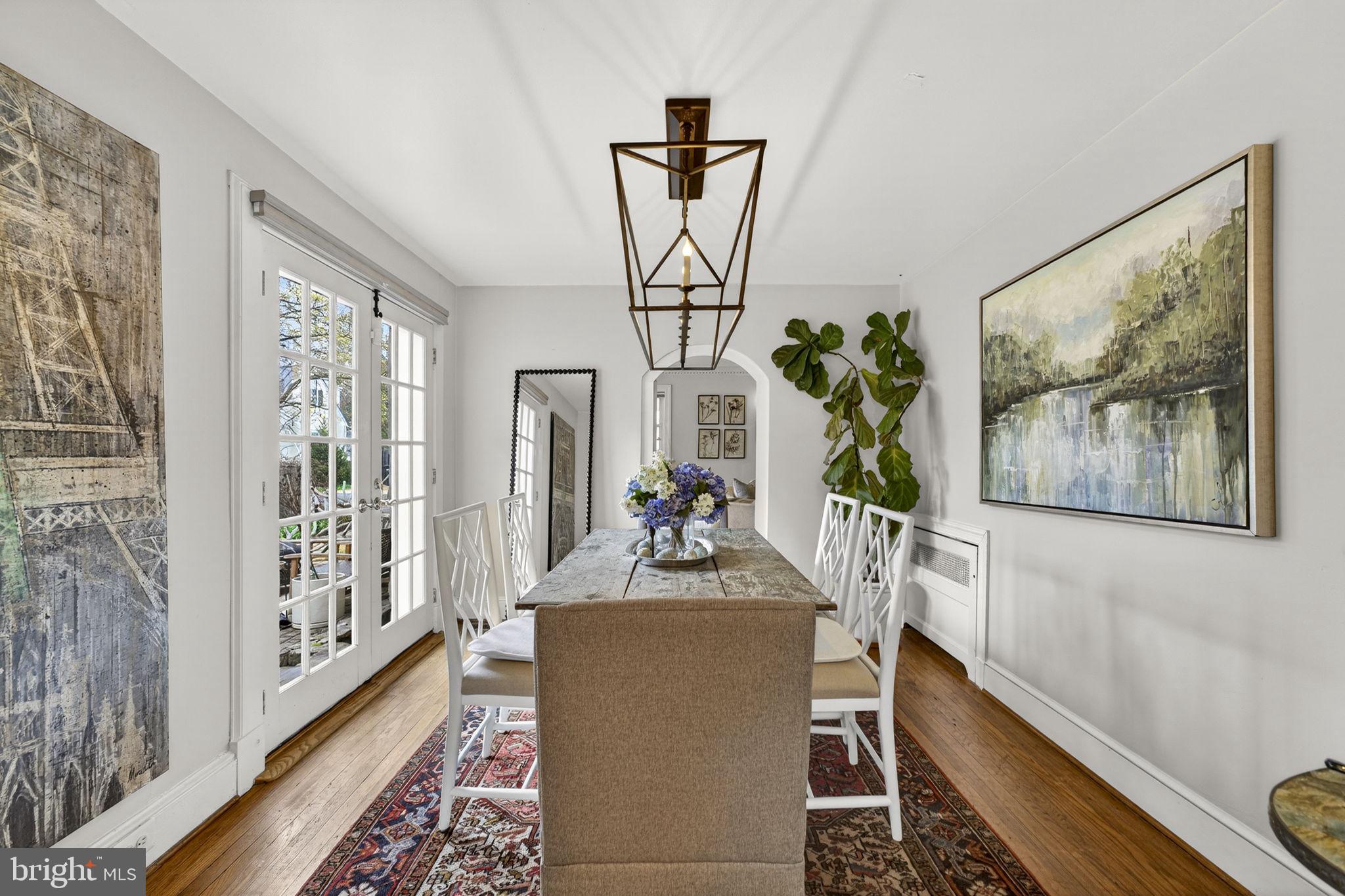 700 W WASHINGTON STREET