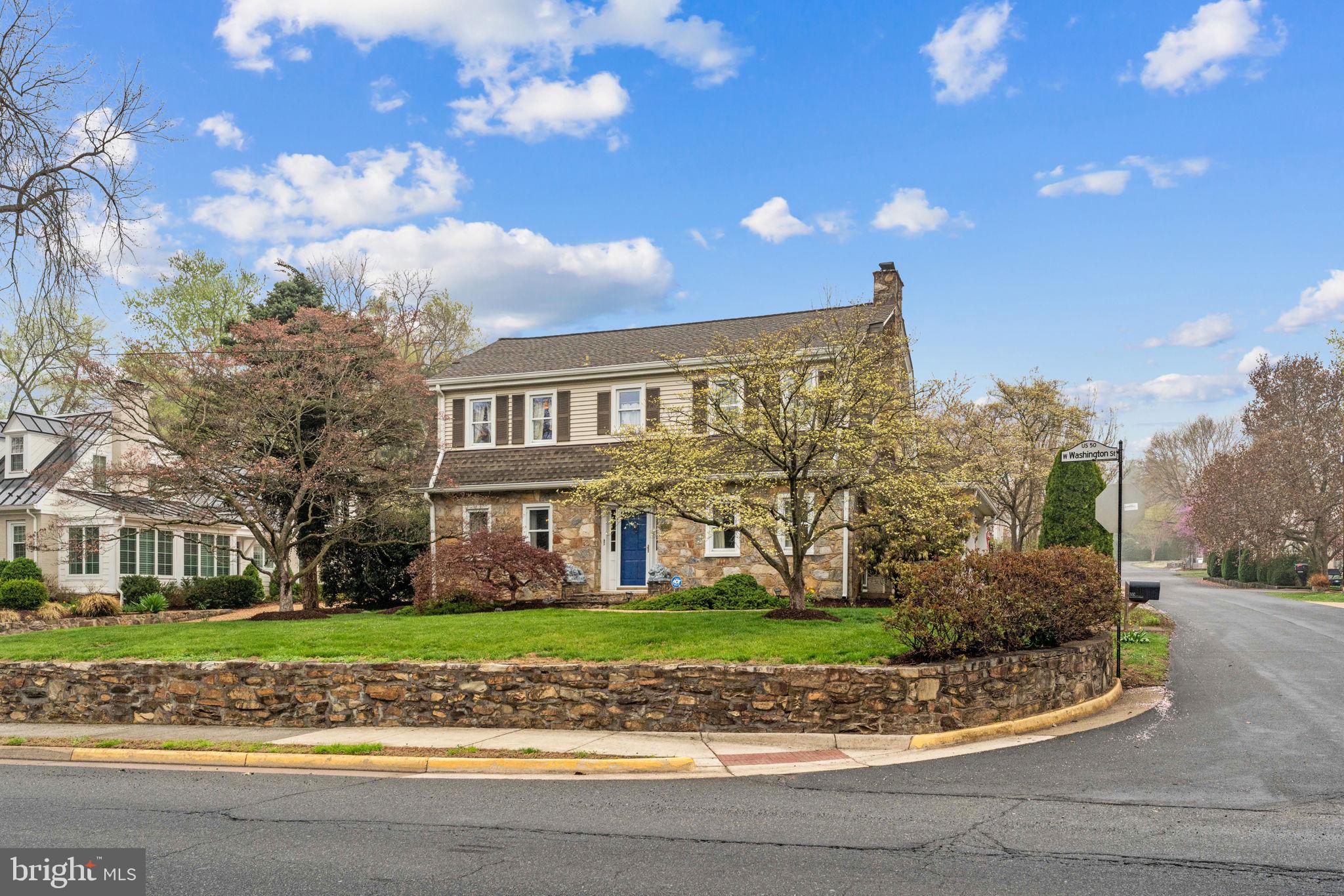 700 W WASHINGTON STREET