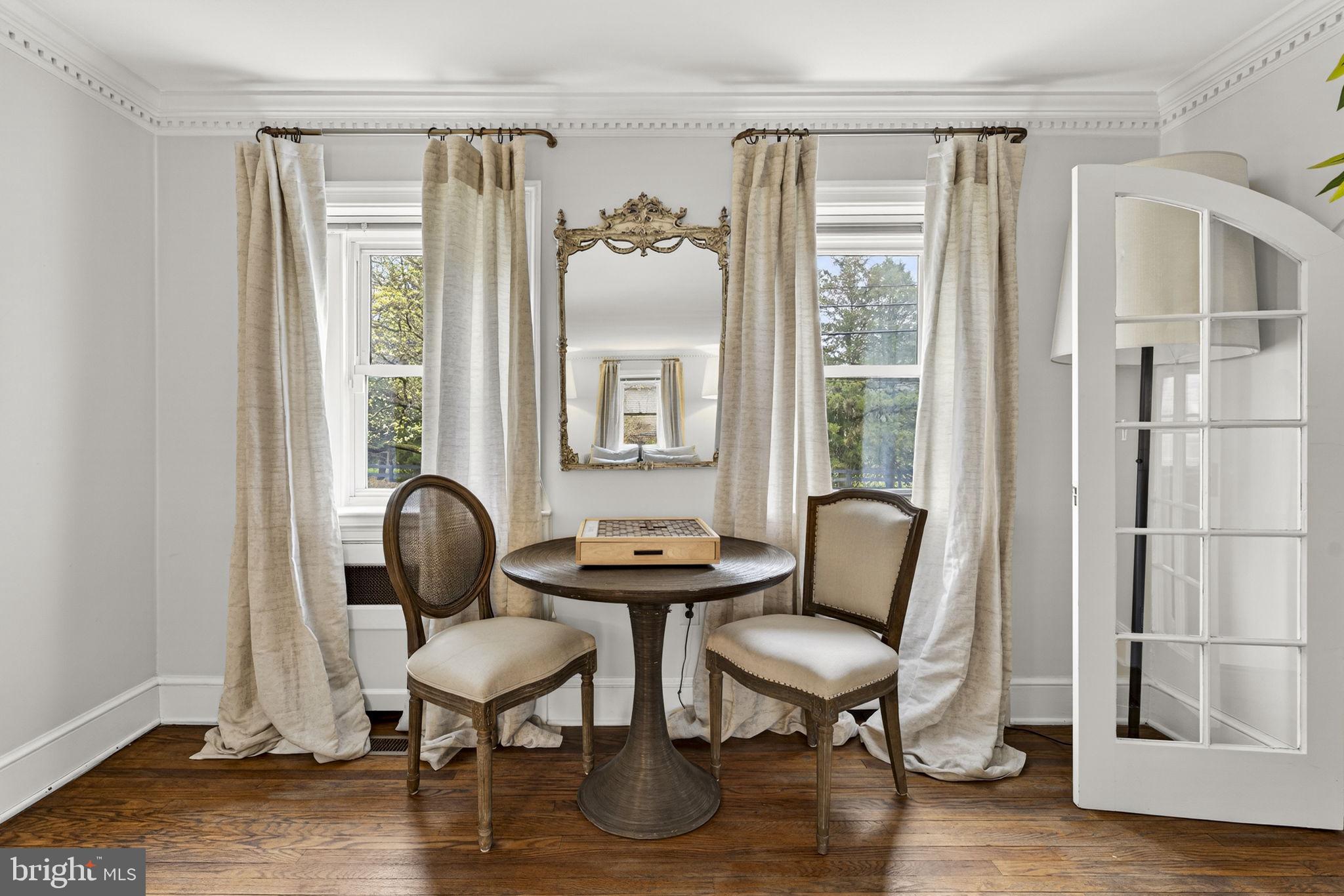 700 W WASHINGTON STREET