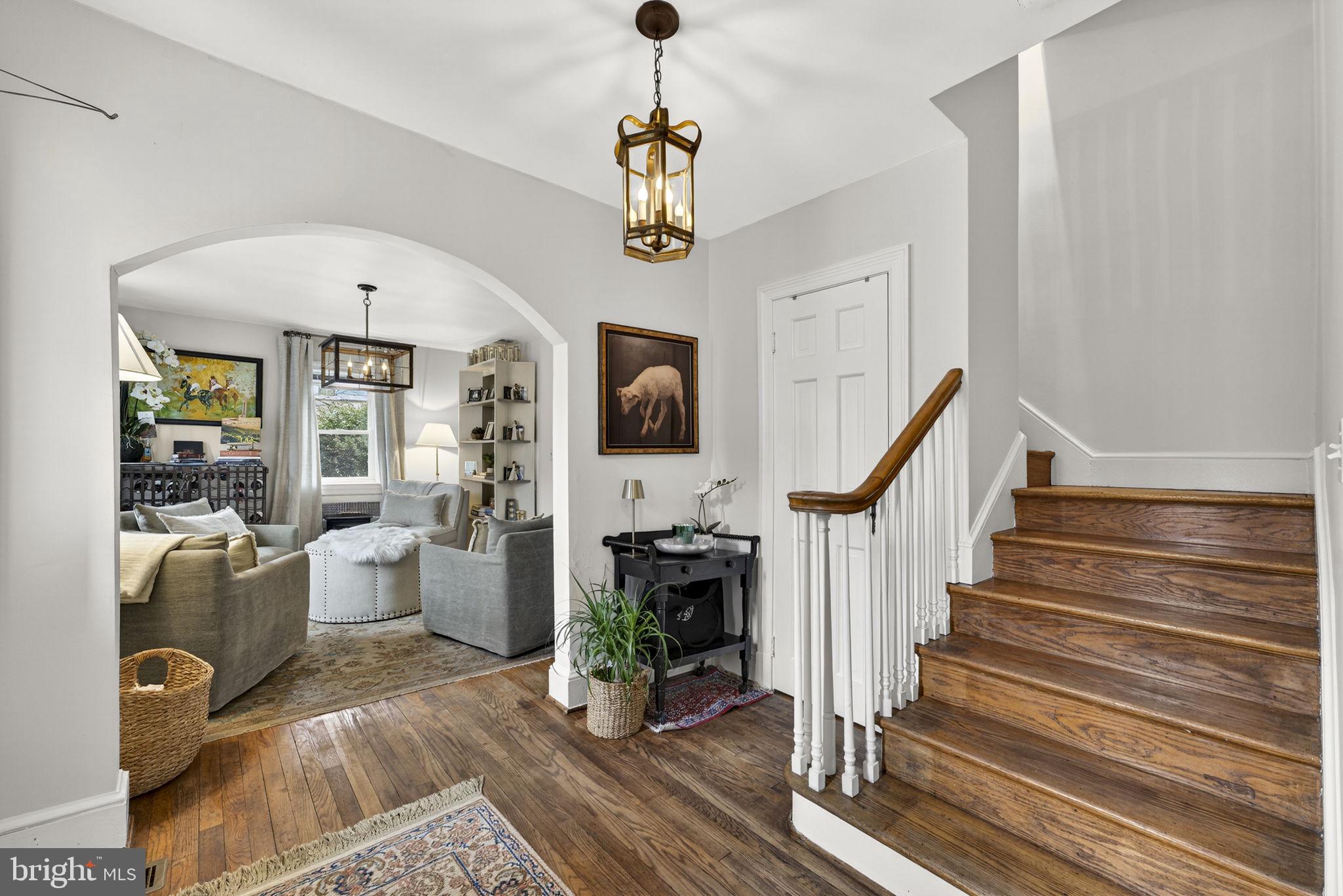 700 W WASHINGTON STREET