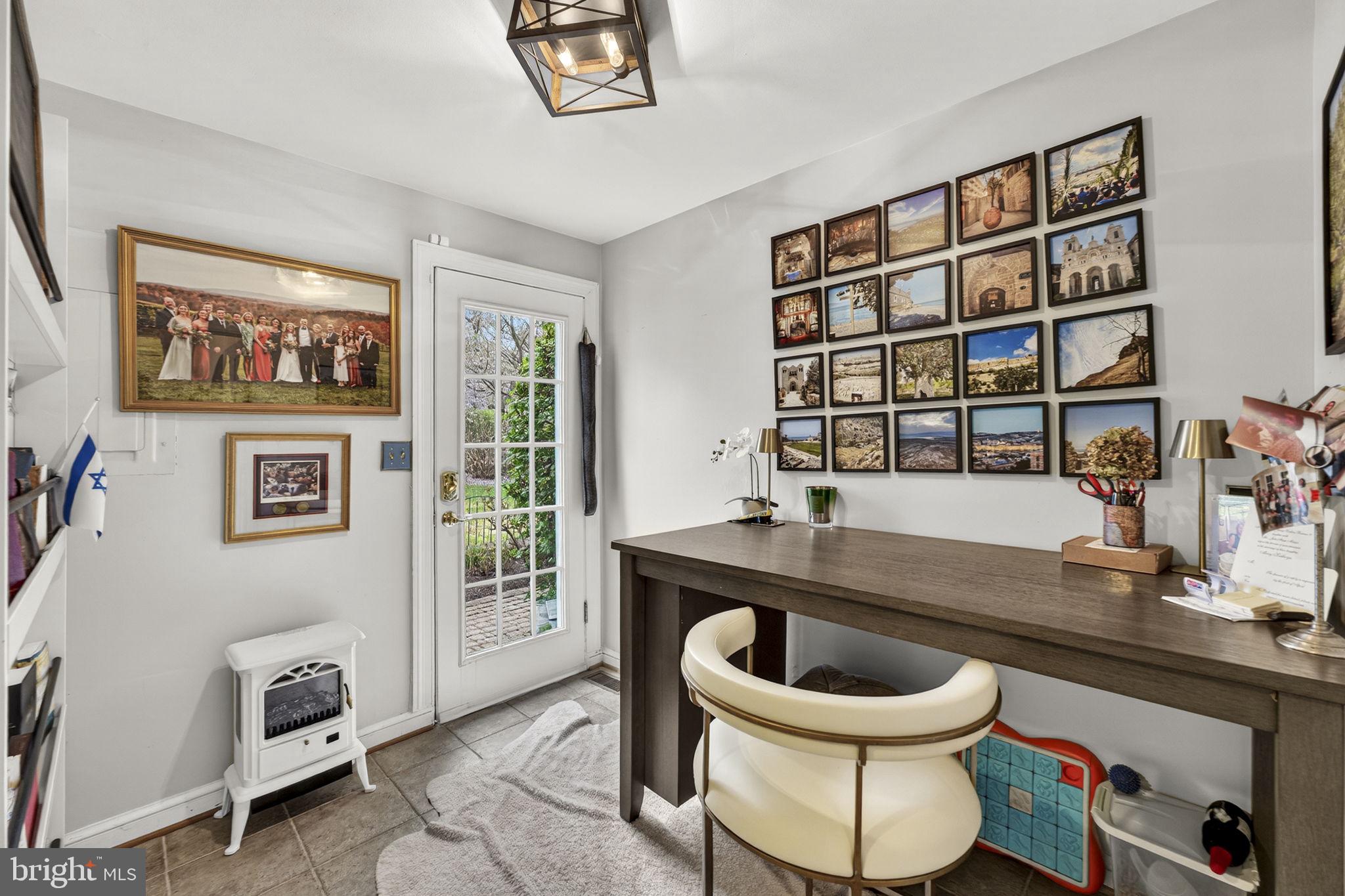 700 W WASHINGTON STREET