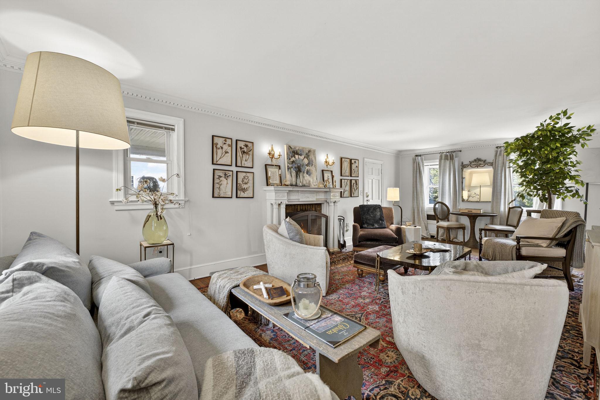 700 W WASHINGTON STREET