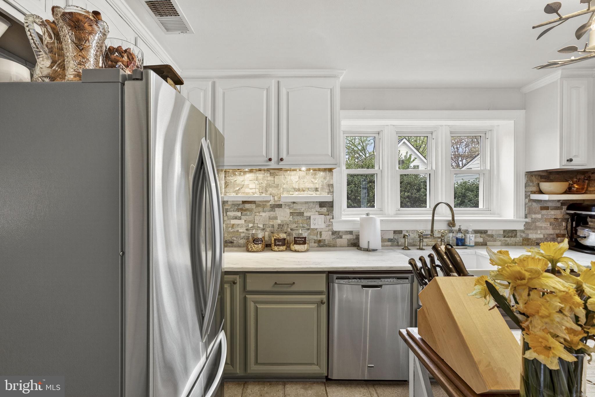 700 W WASHINGTON STREET