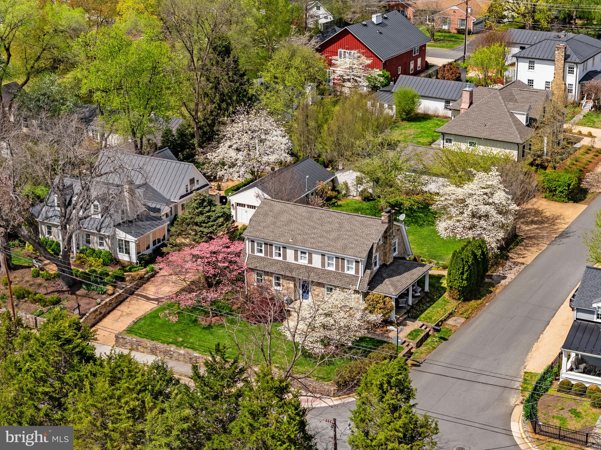 700 W WASHINGTON STREET