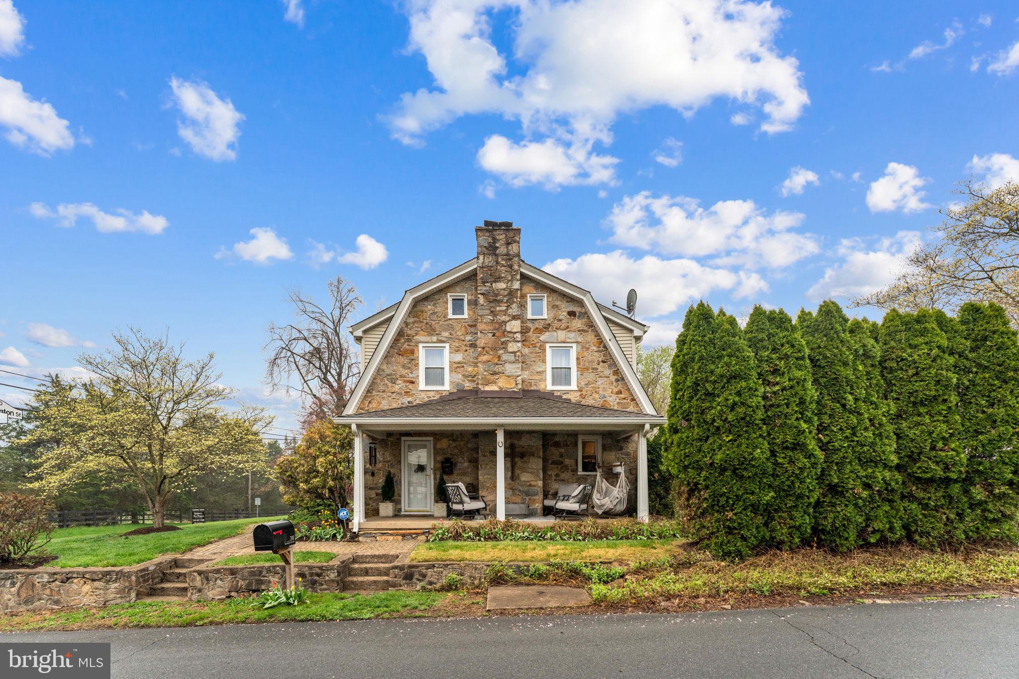 700 W WASHINGTON STREET