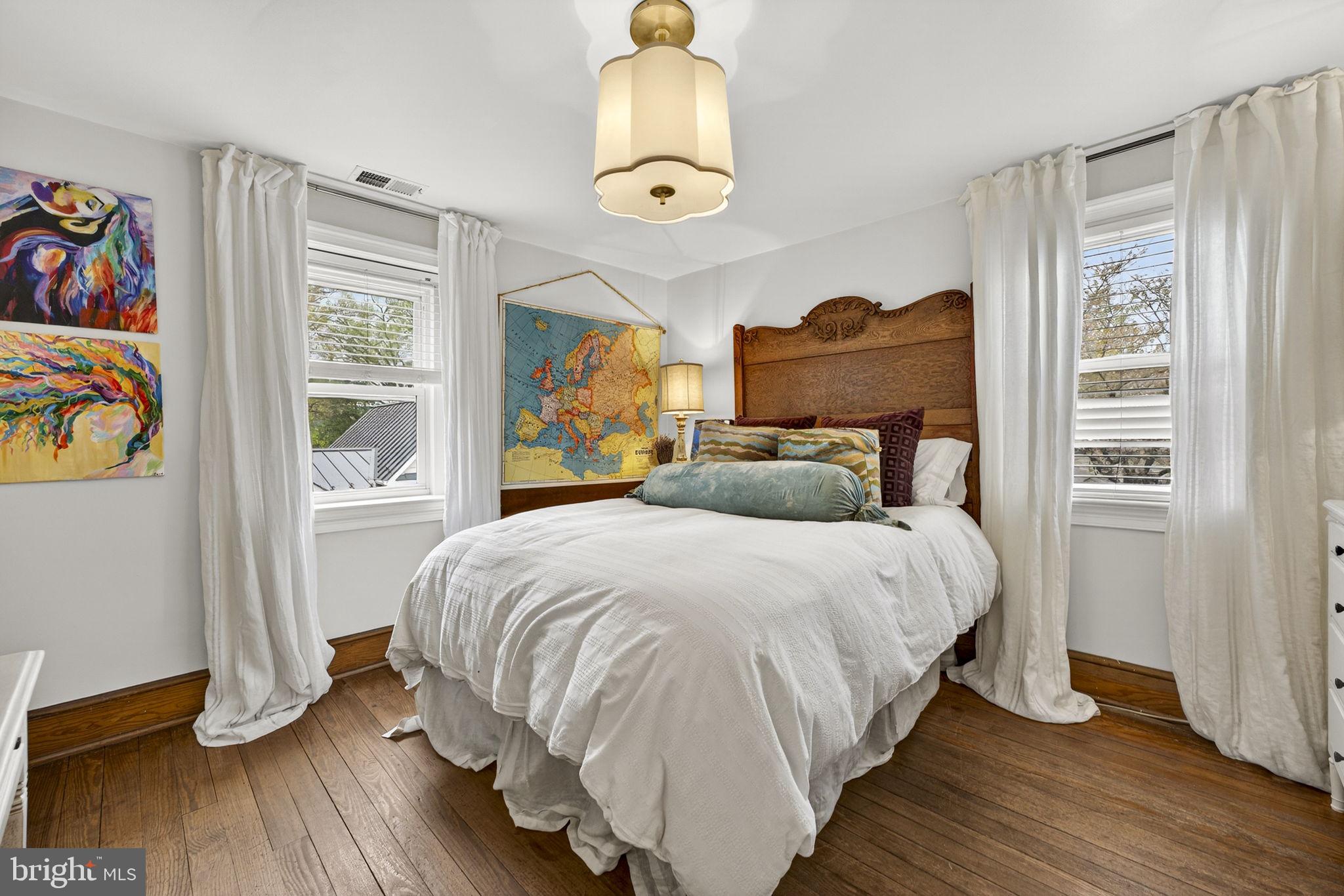 700 W WASHINGTON STREET