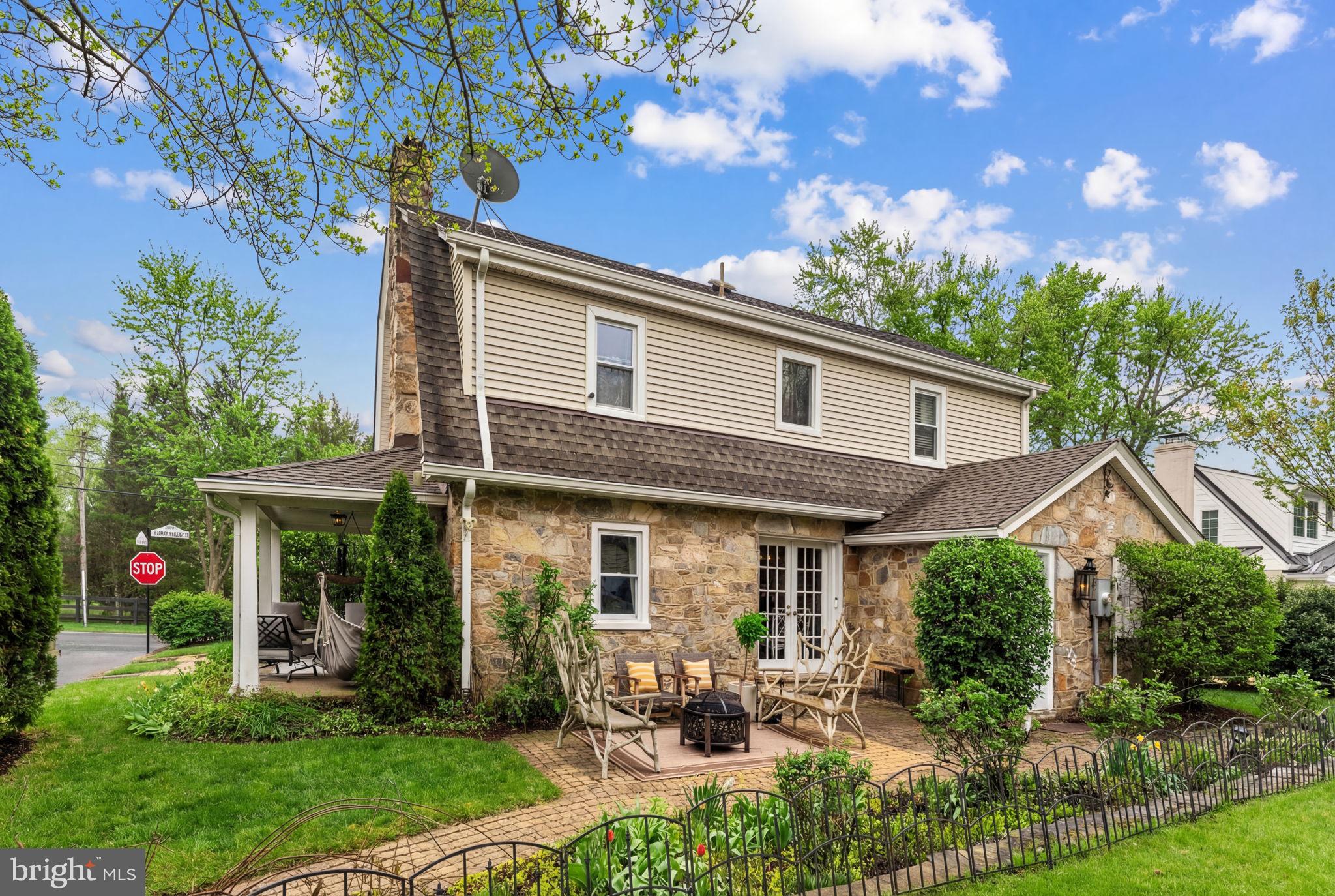 700 W WASHINGTON STREET